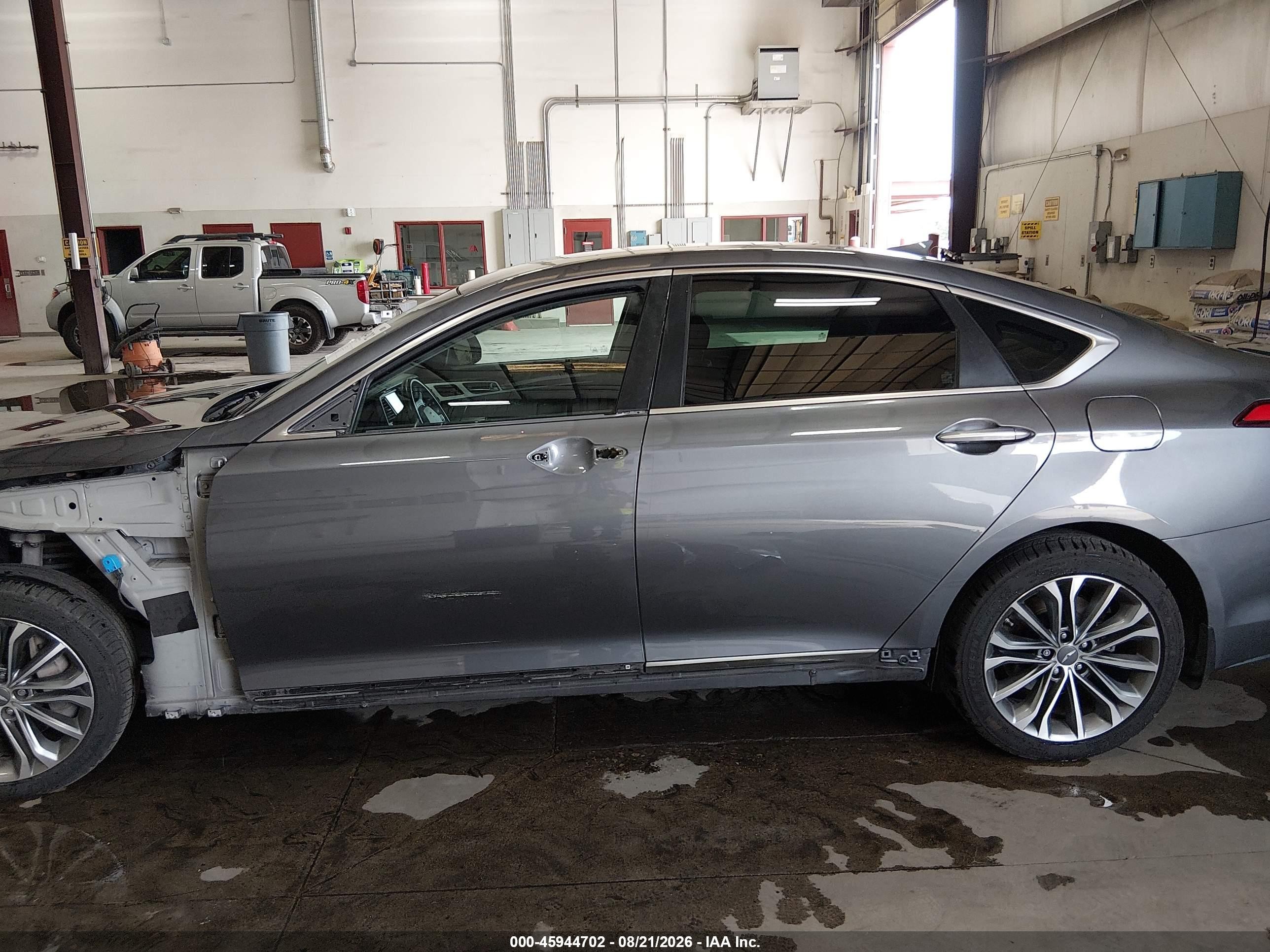 2015 Hyundai Genesis 3.8 Серый vin: KMHGN4JE1FU078057