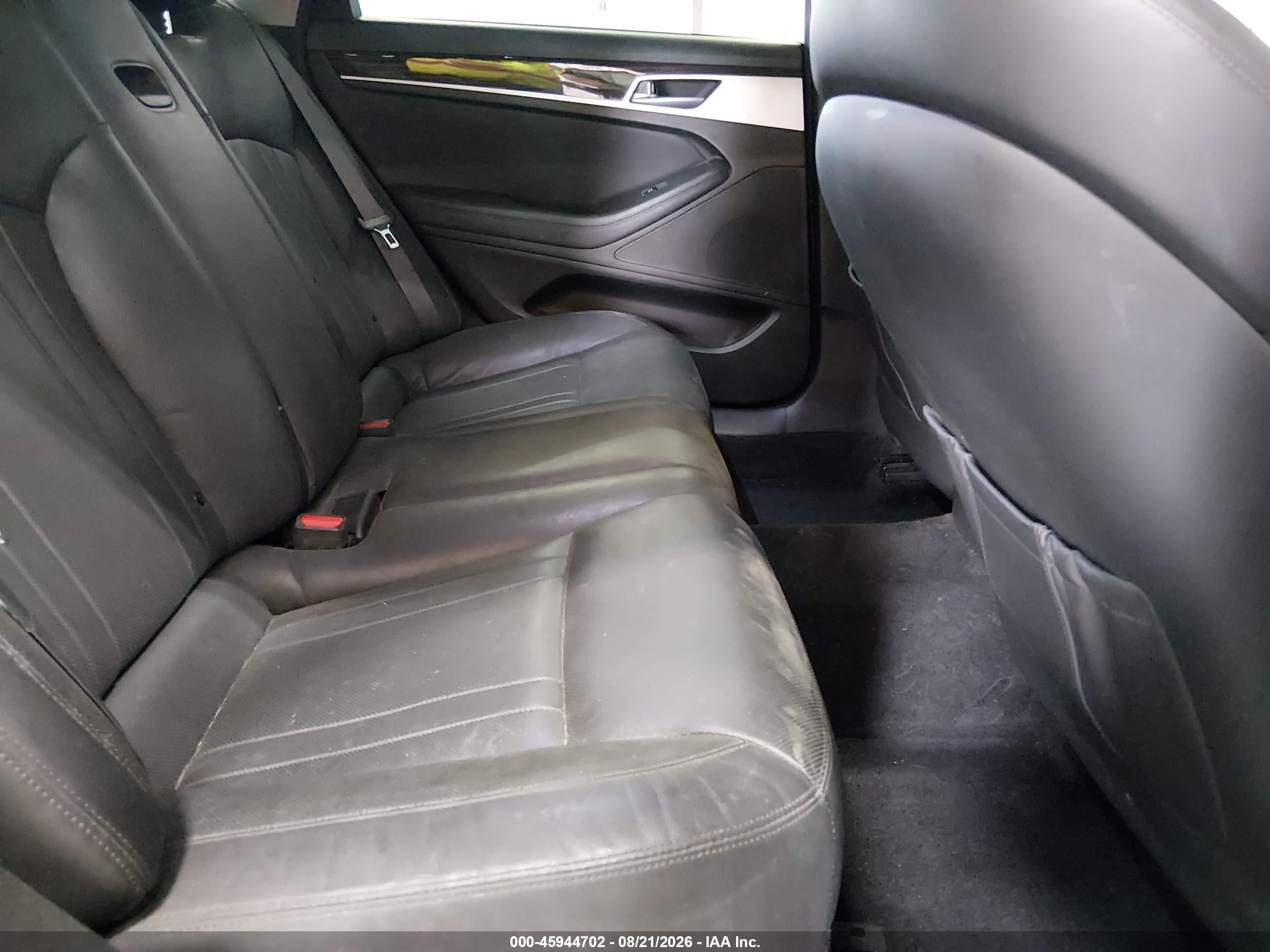 2015 Hyundai Genesis 3.8 Серый vin: KMHGN4JE1FU078057