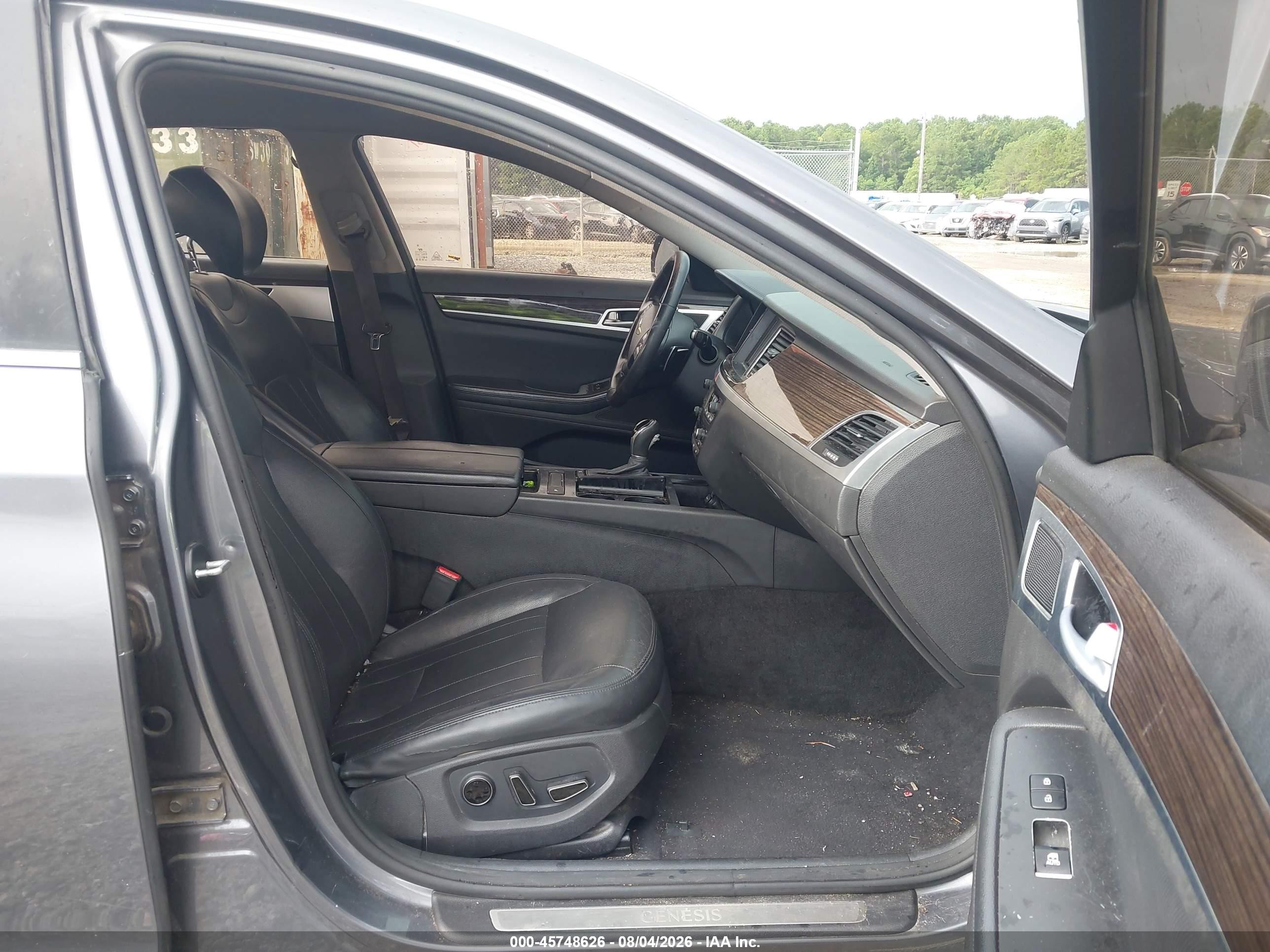 2015 Hyundai Genesis 3.8 Серый vin: KMHGN4JE1FU078303