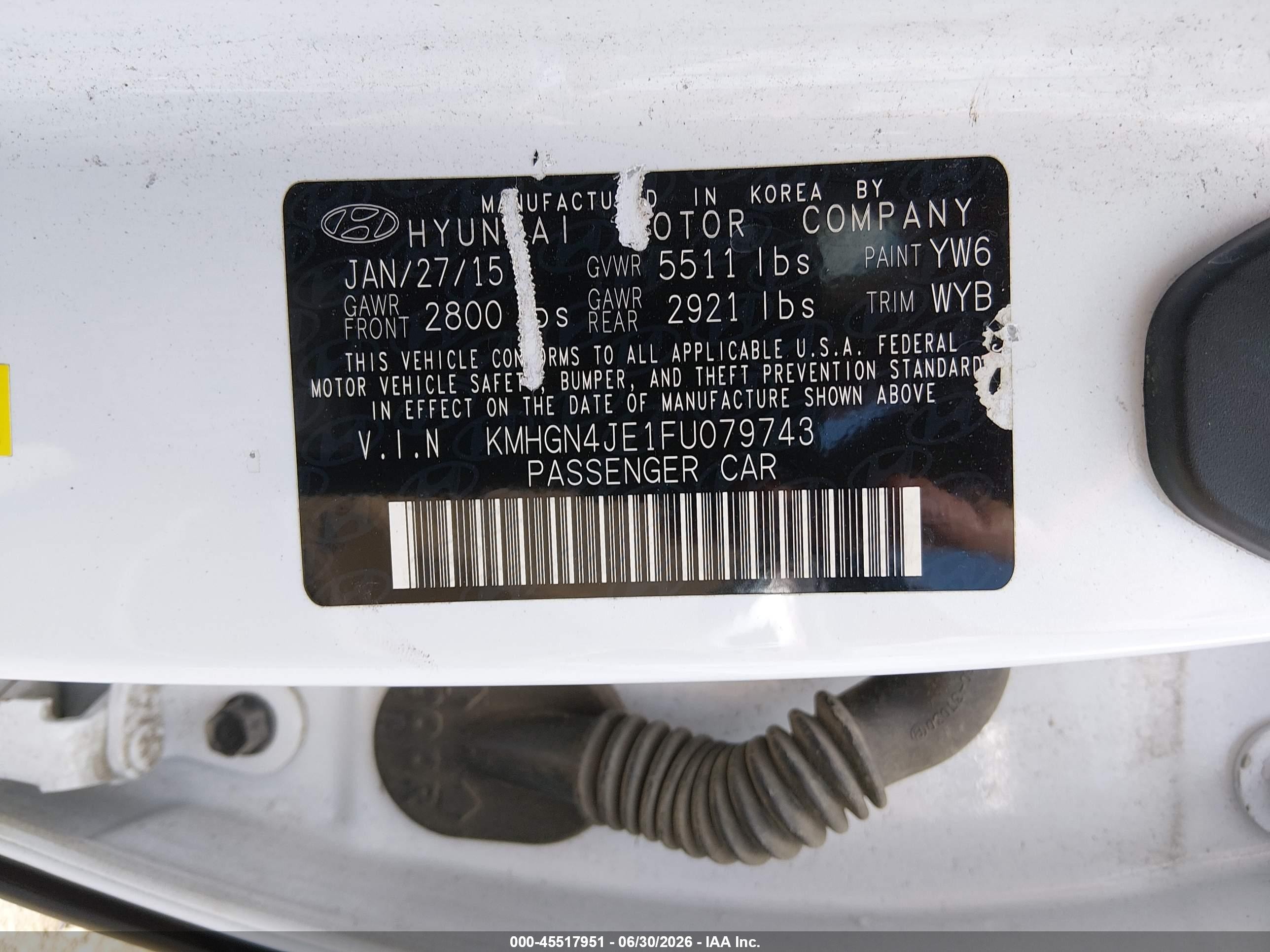 2015 Hyundai Genesis 3.8 White vin: KMHGN4JE1FU079743