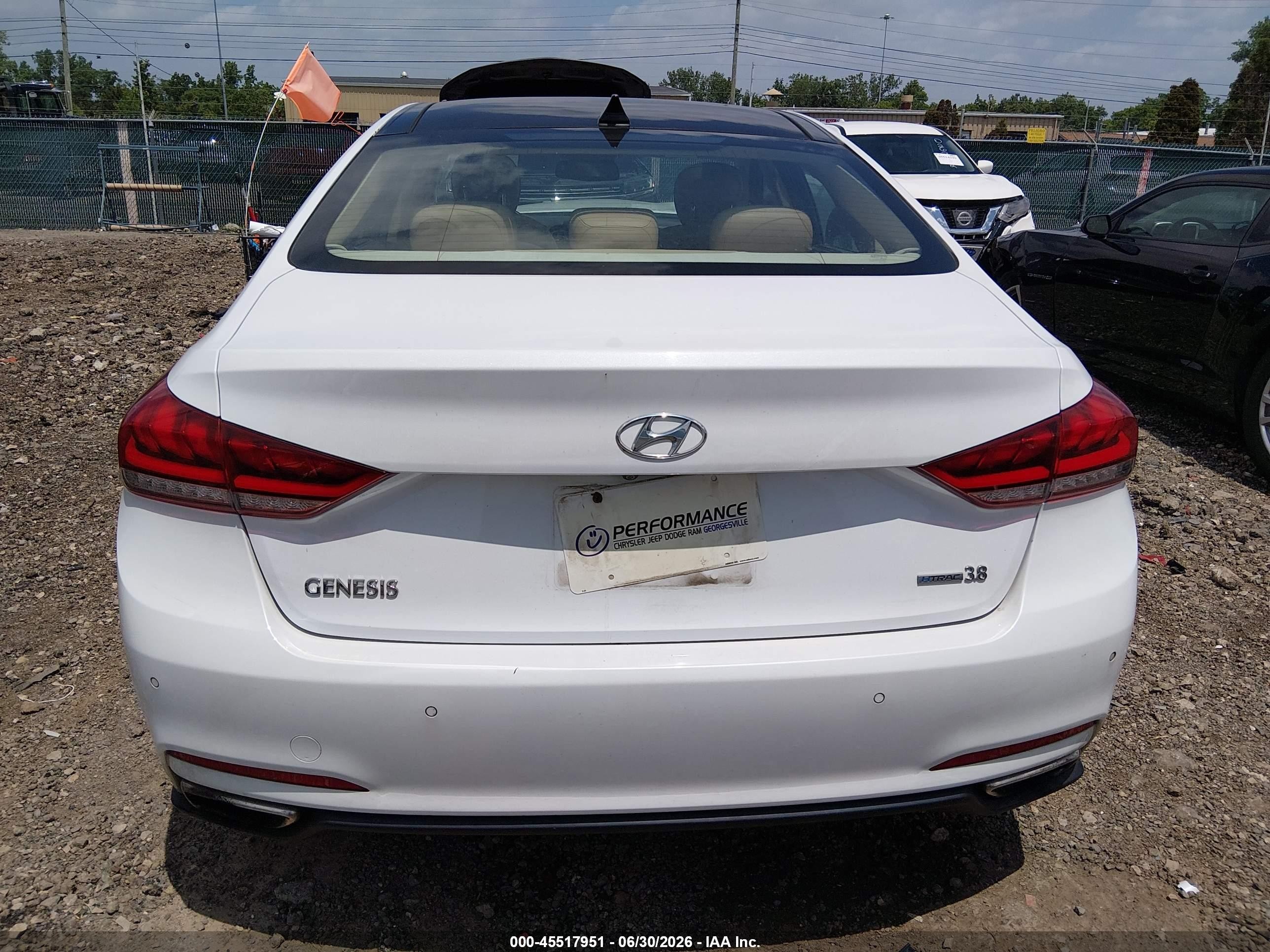 2015 Hyundai Genesis 3.8 White vin: KMHGN4JE1FU079743