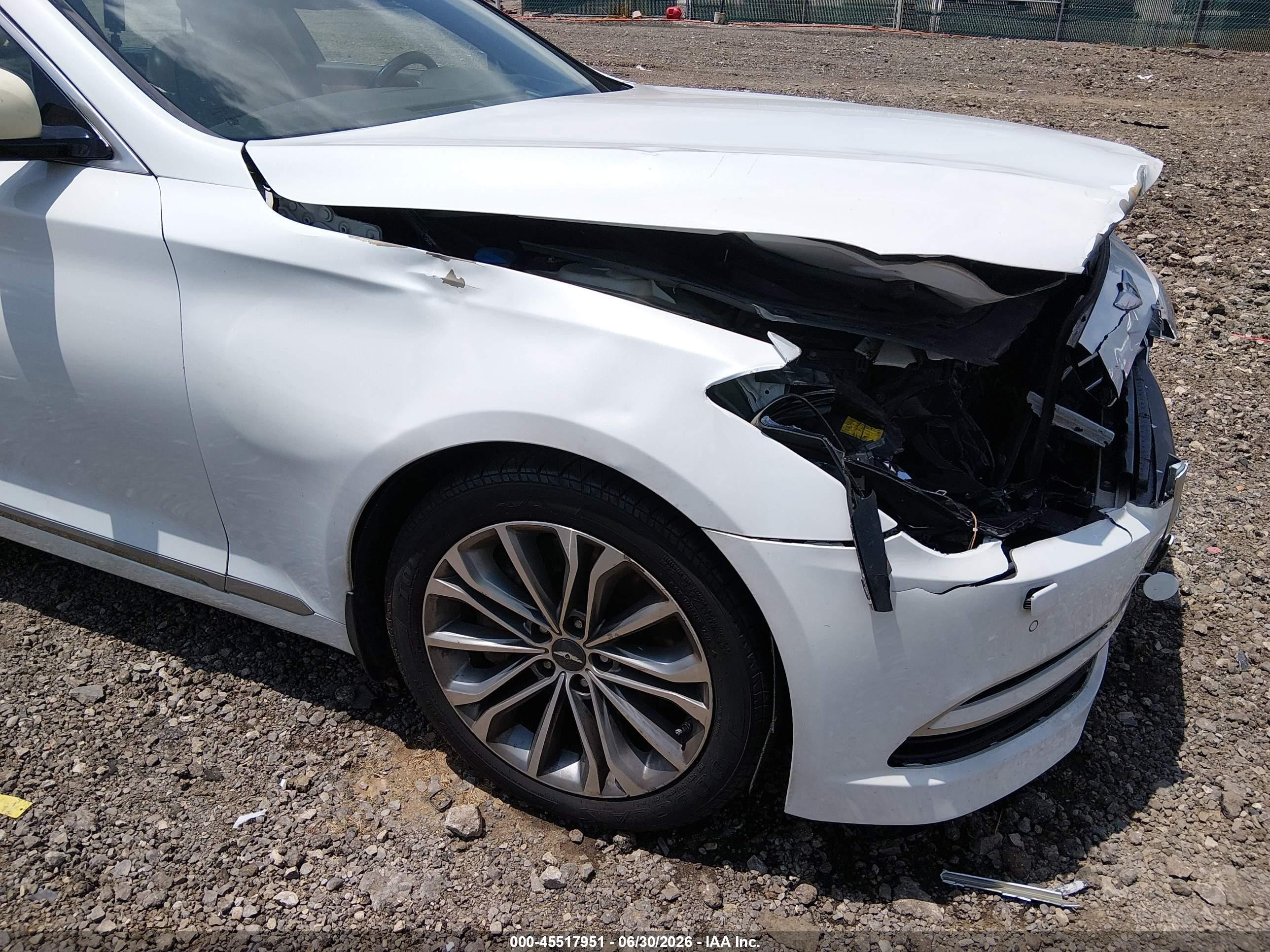 2015 Hyundai Genesis 3.8 White vin: KMHGN4JE1FU079743