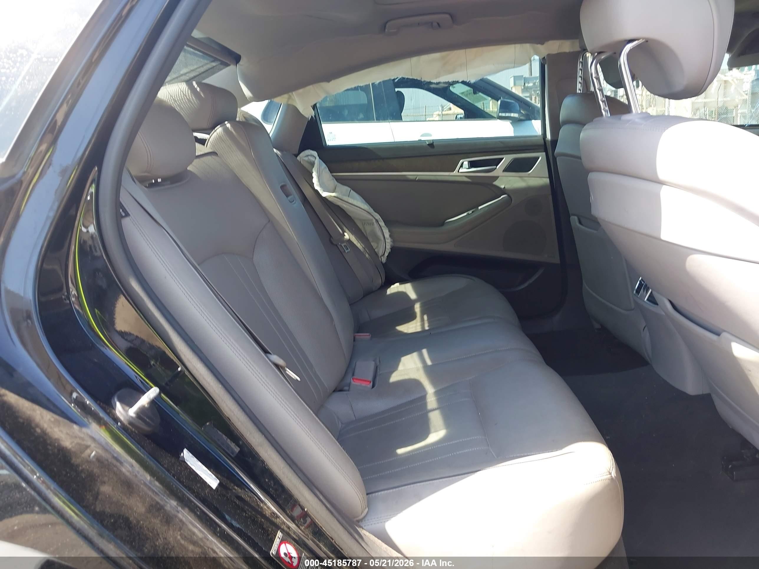 2015 Hyundai Genesis 3.8 Black vin: KMHGN4JE1FU093562