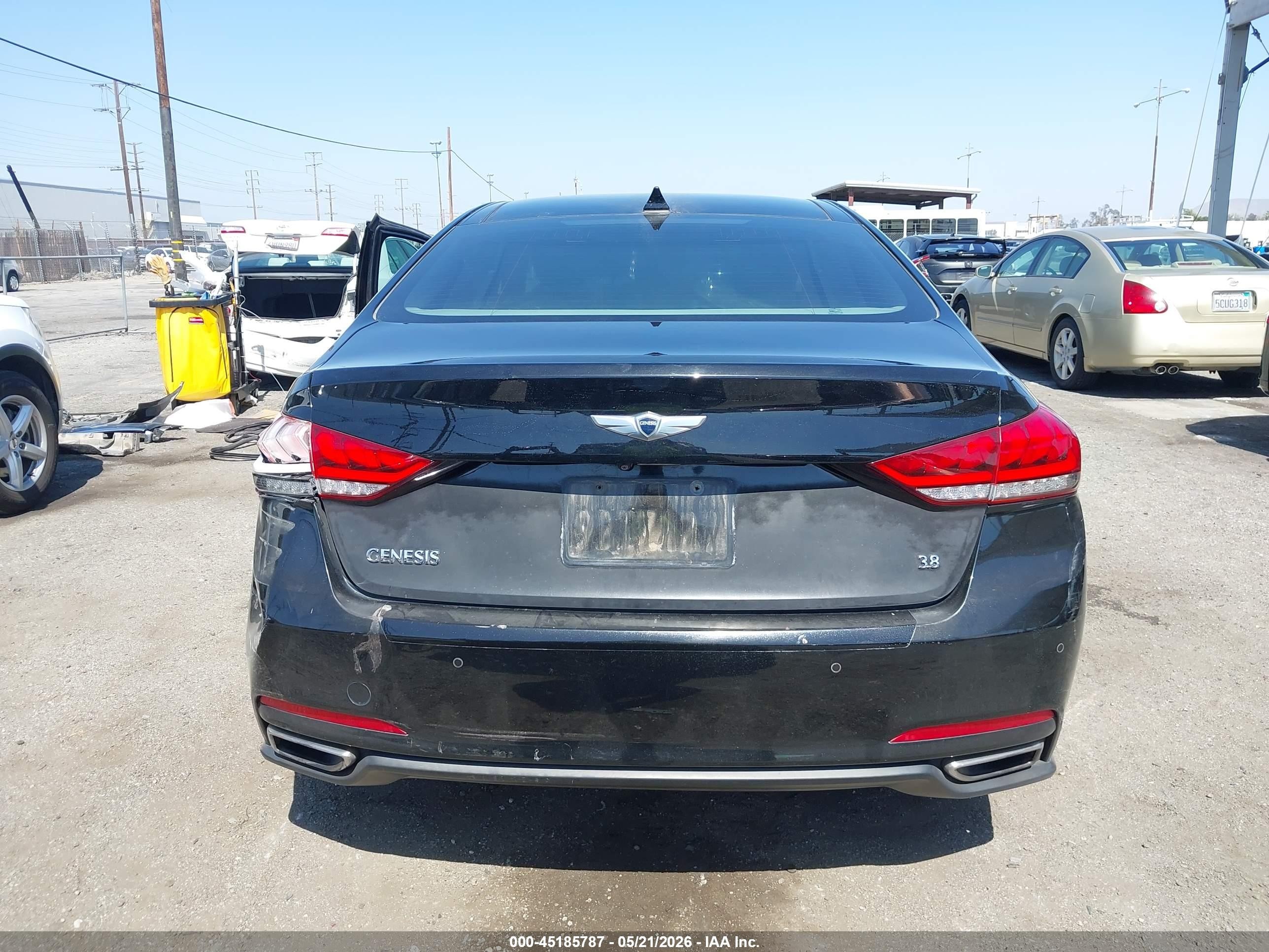 2015 Hyundai Genesis 3.8 Black vin: KMHGN4JE1FU093562