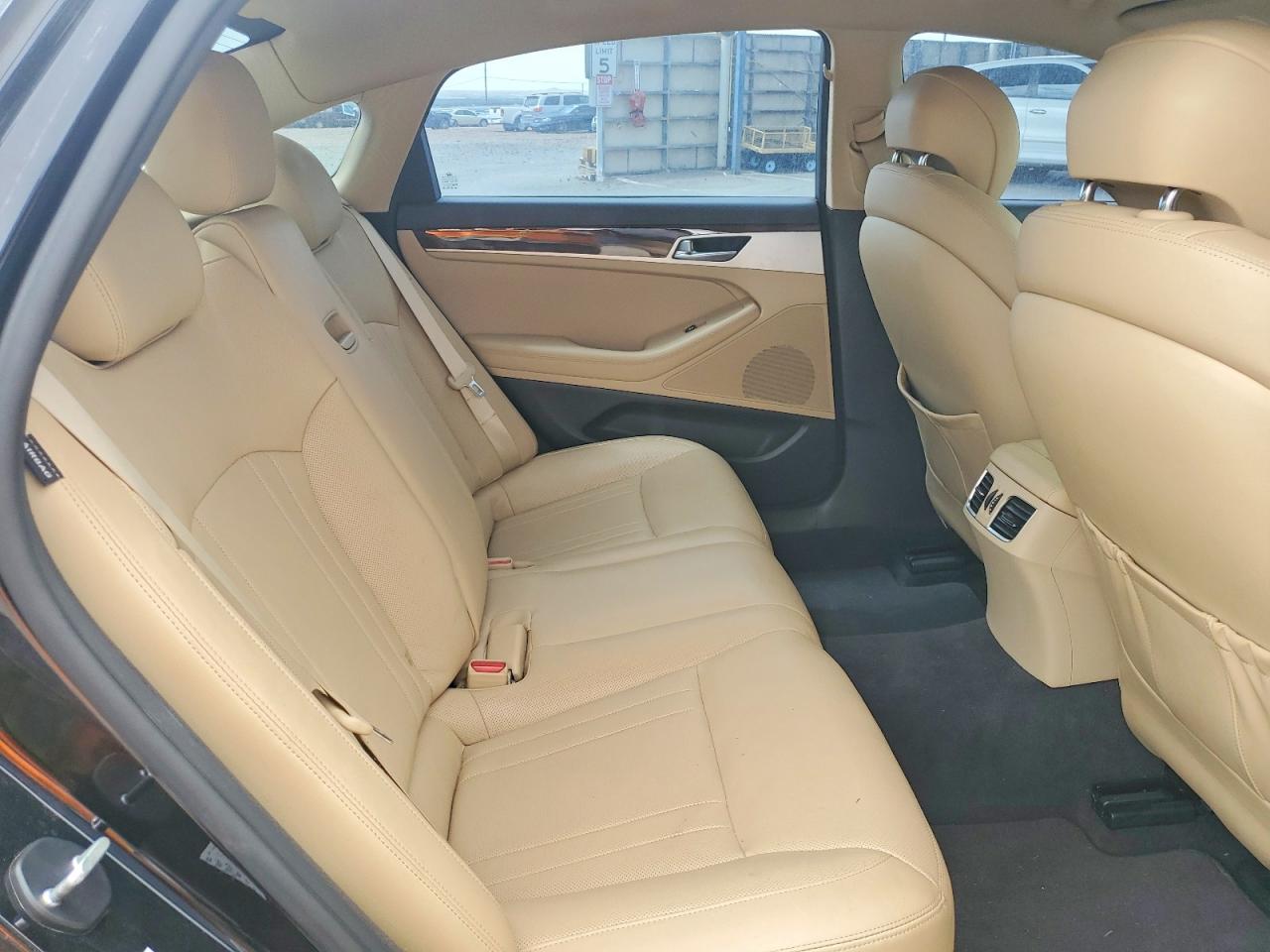 2016 Hyundai Genesis 3.8l Black vin: KMHGN4JE1GU128232
