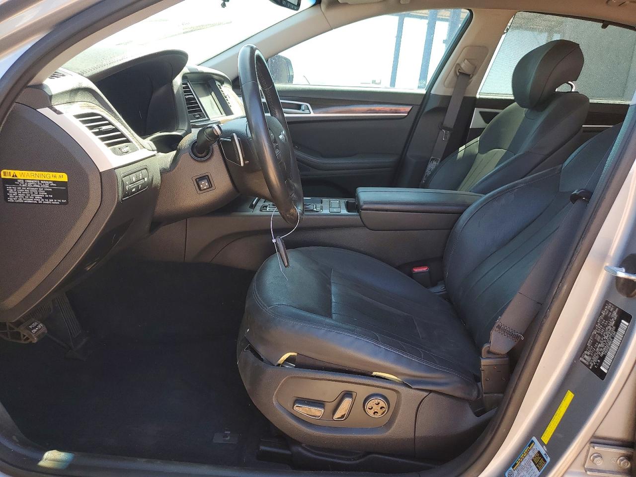 2015 Hyundai Genesis 3.8l Silver vin: KMHGN4JE2FU040305
