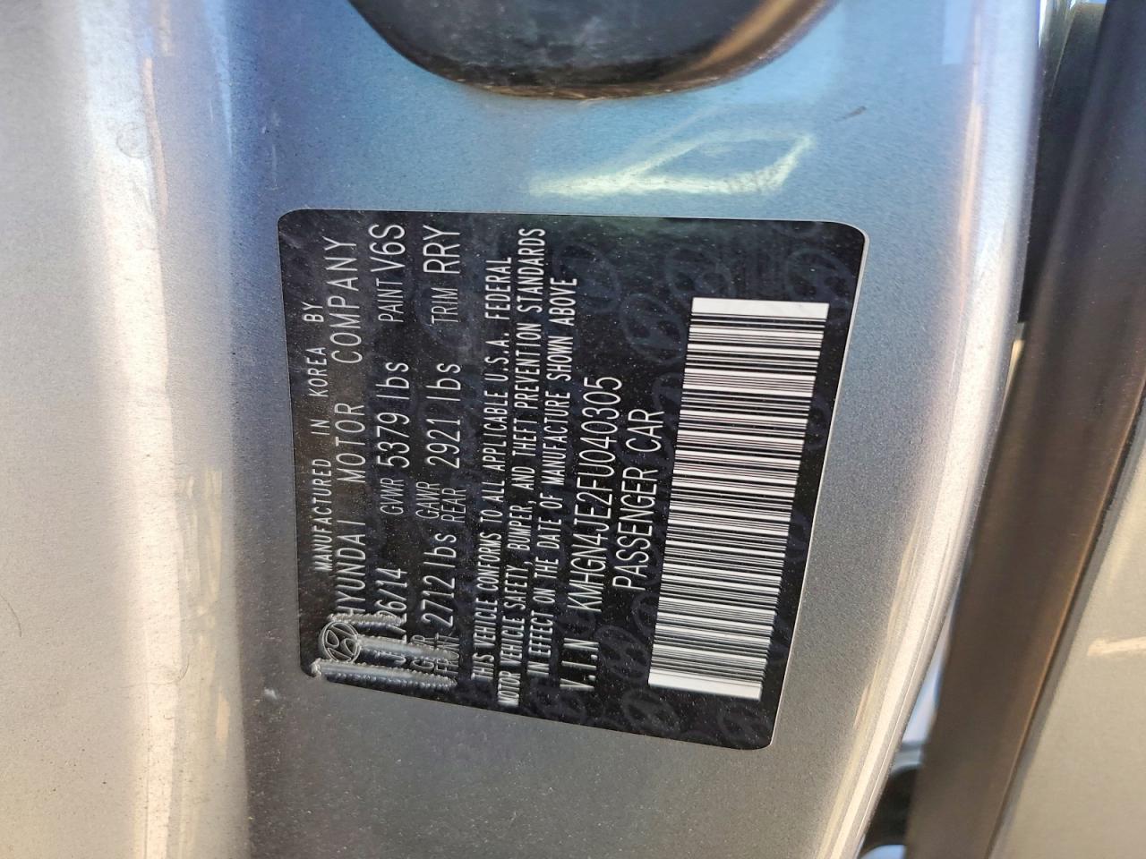 2015 Hyundai Genesis 3.8l Silver vin: KMHGN4JE2FU040305