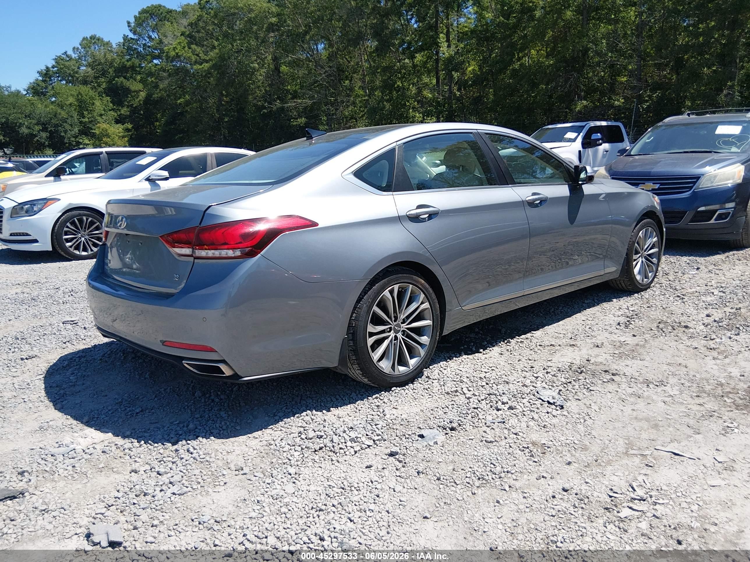 2015 Hyundai Genesis 3.8 Gray vin: KMHGN4JE2FU041566