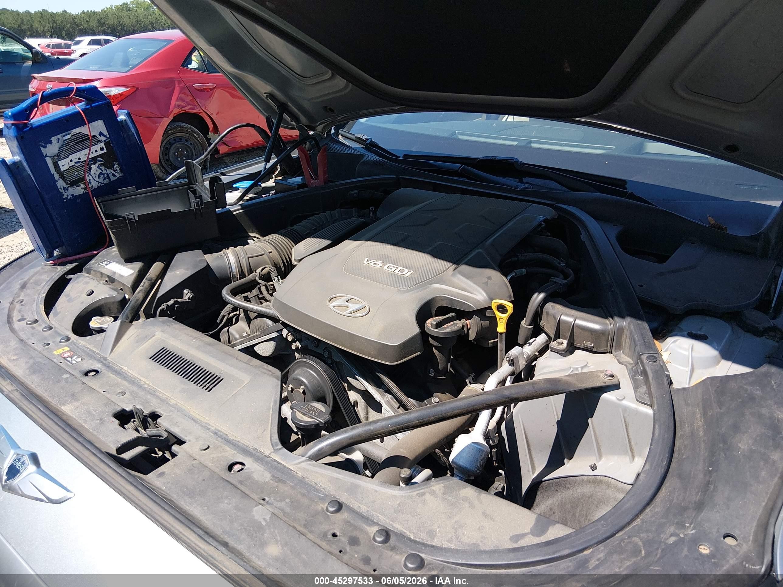 2015 Hyundai Genesis 3.8 Gray vin: KMHGN4JE2FU041566