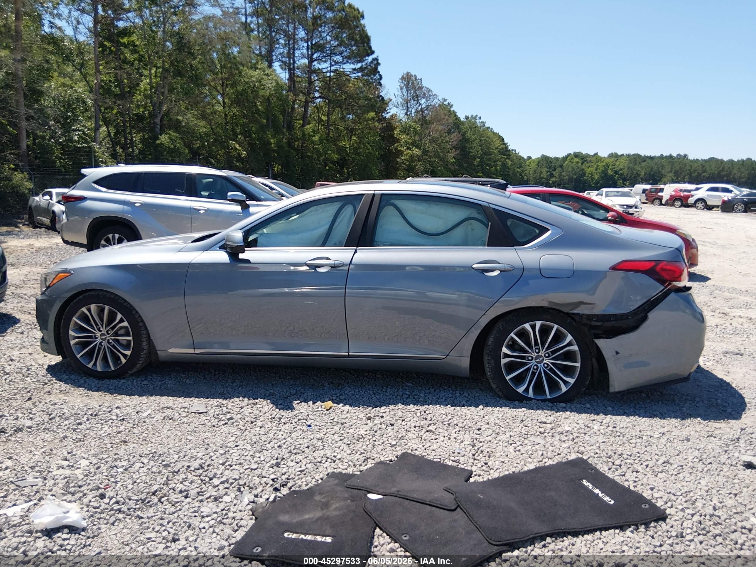 2015 Hyundai Genesis 3.8 Gray vin: KMHGN4JE2FU041566