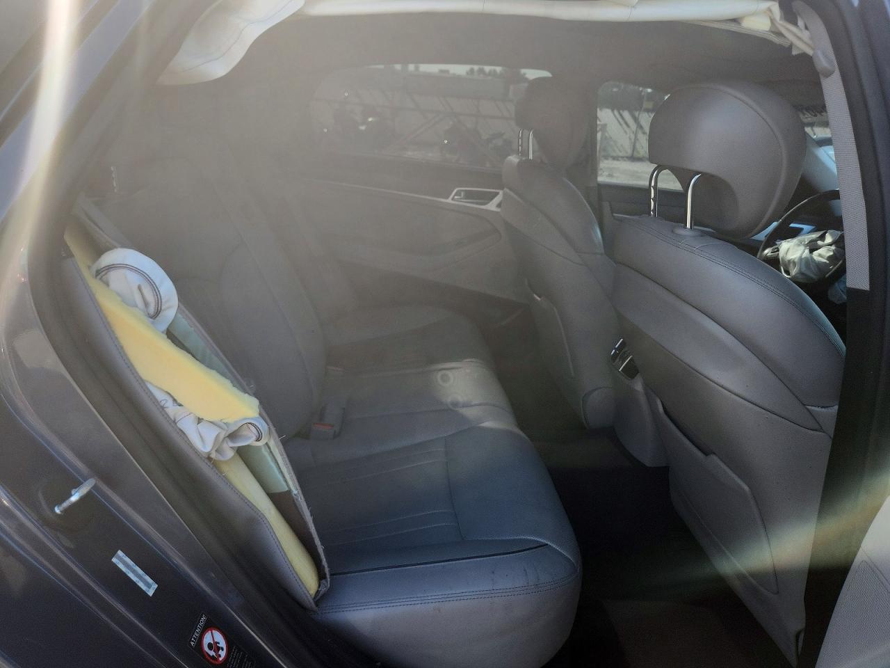2015 Hyundai Genesis 3.8l Gray vin: KMHGN4JE2FU041793