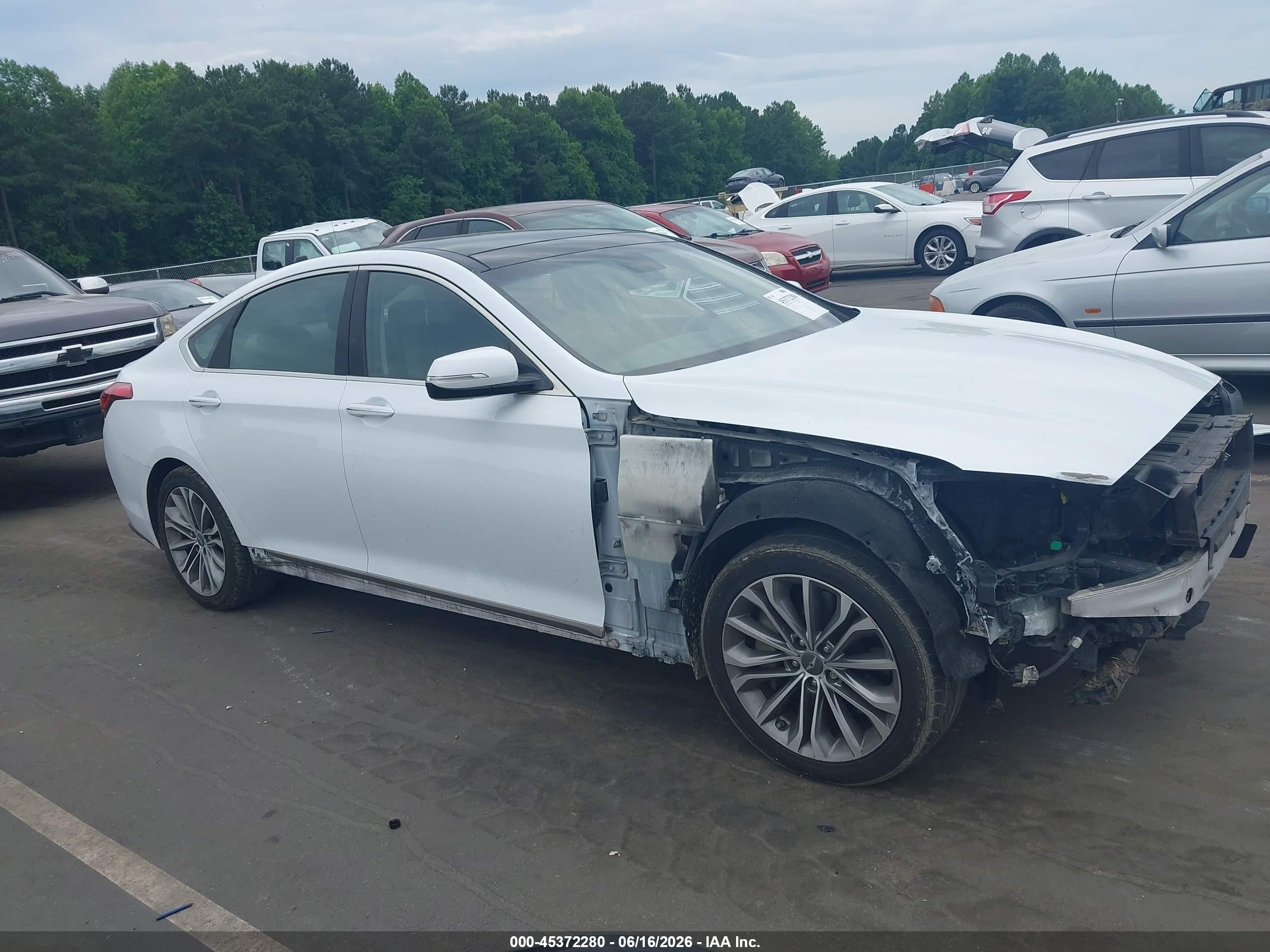 2015 Hyundai Genesis 3.8 White vin: KMHGN4JE2FU049599