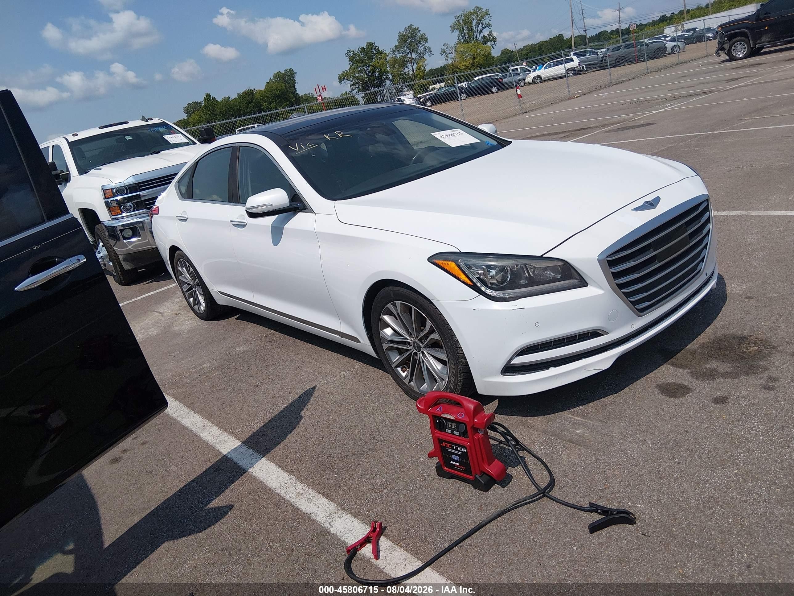 2015 Hyundai Genesis 3.8 White vin: KMHGN4JE2FU060876