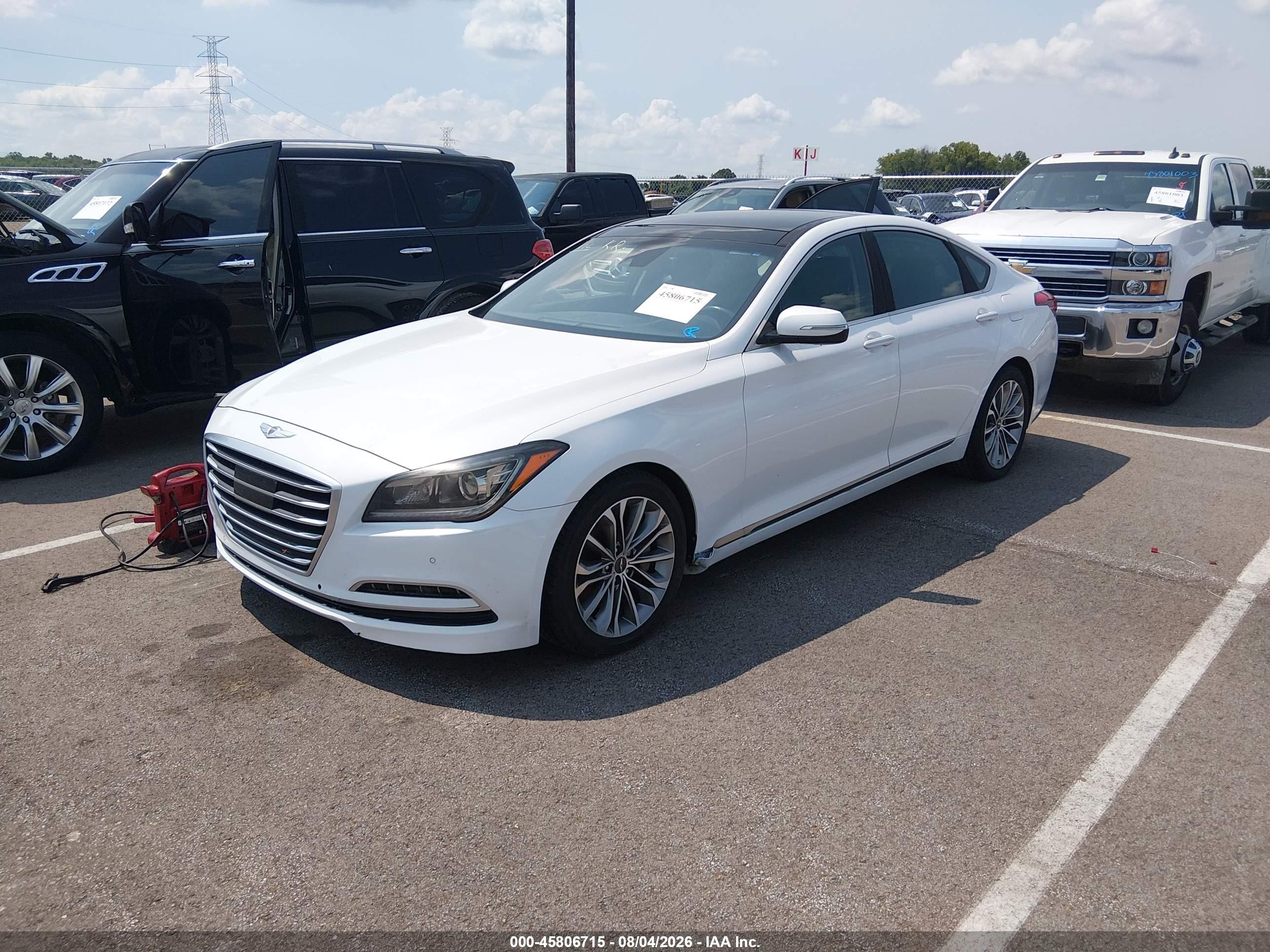 2015 Hyundai Genesis 3.8 White vin: KMHGN4JE2FU060876