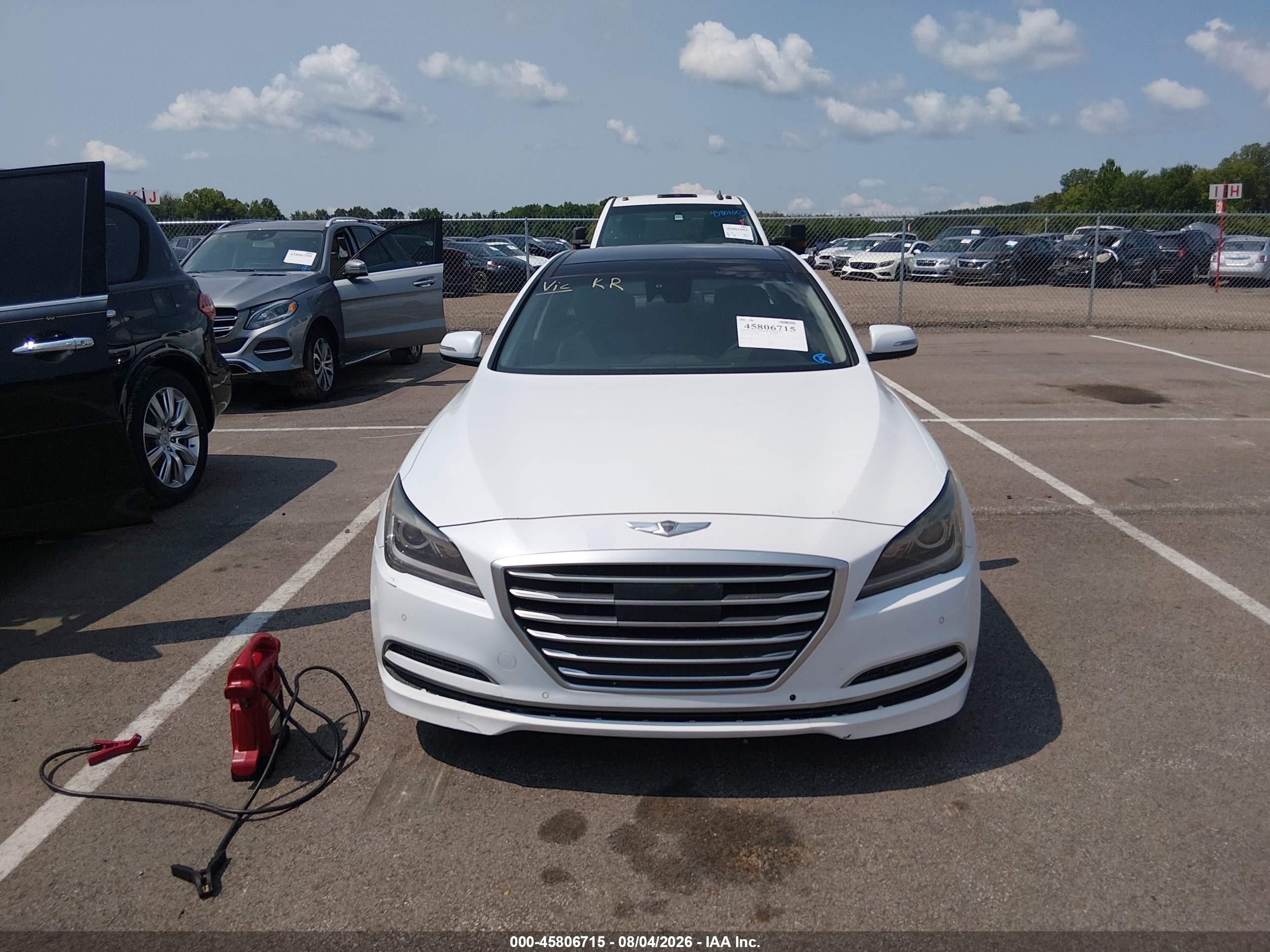 2015 Hyundai Genesis 3.8 White vin: KMHGN4JE2FU060876