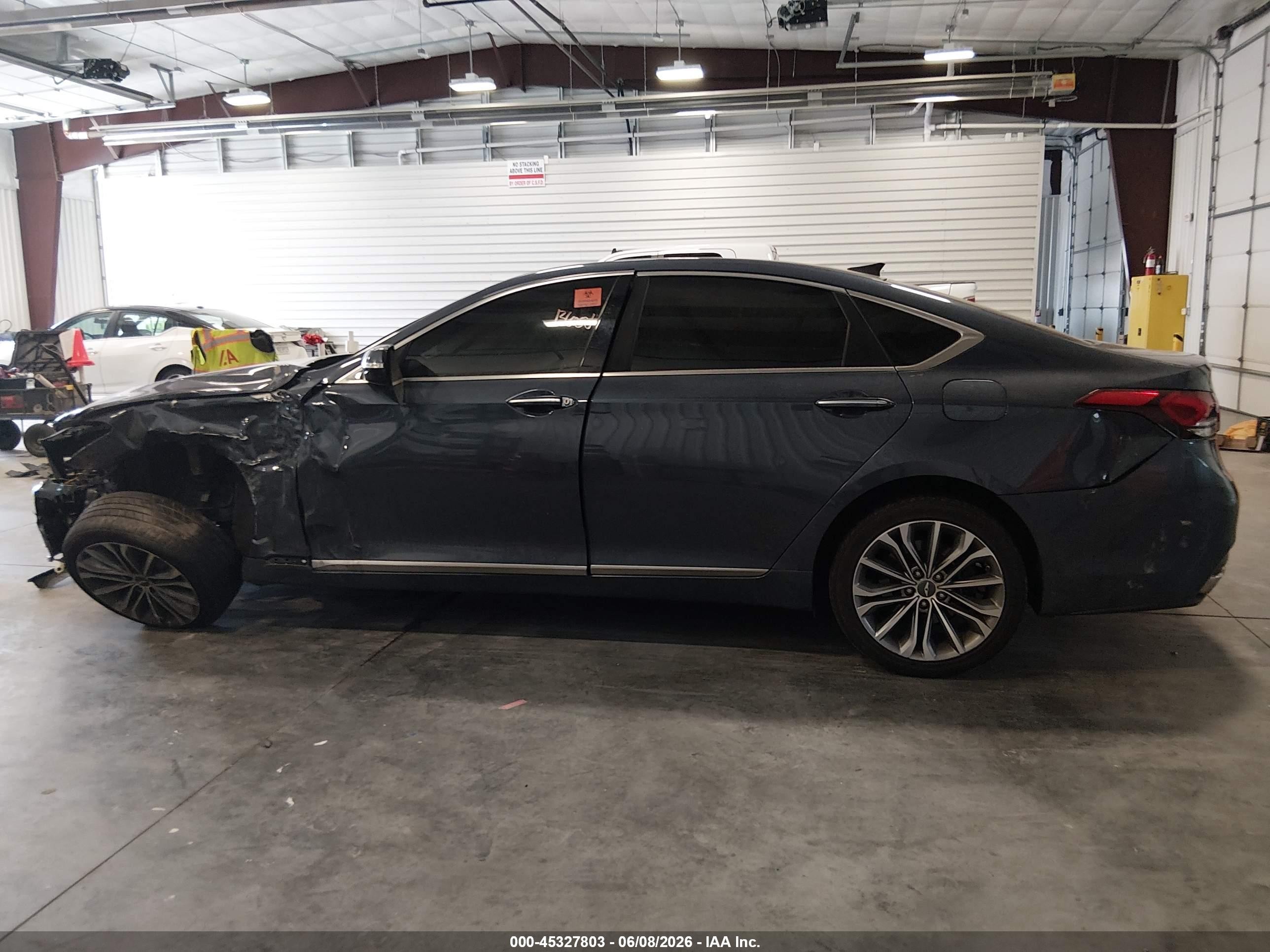 2015 Hyundai Genesis 3.8 Blue vin: KMHGN4JE2FU063731