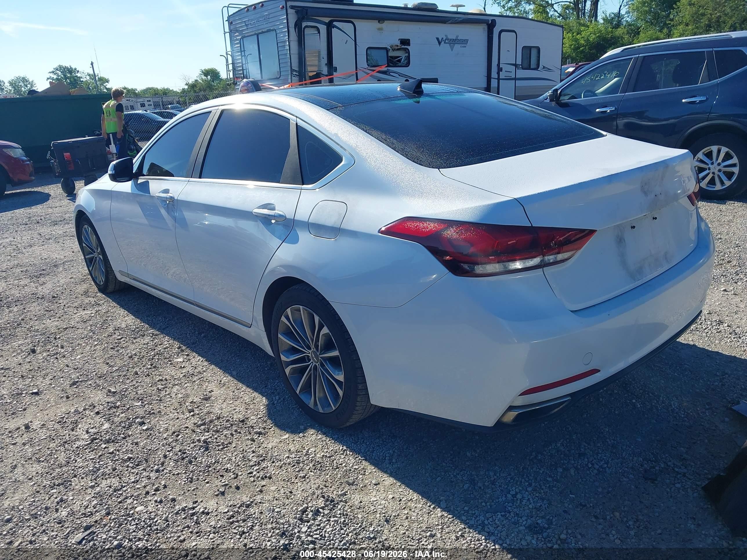 2015 Hyundai Genesis 3.8 White vin: KMHGN4JE2FU071814
