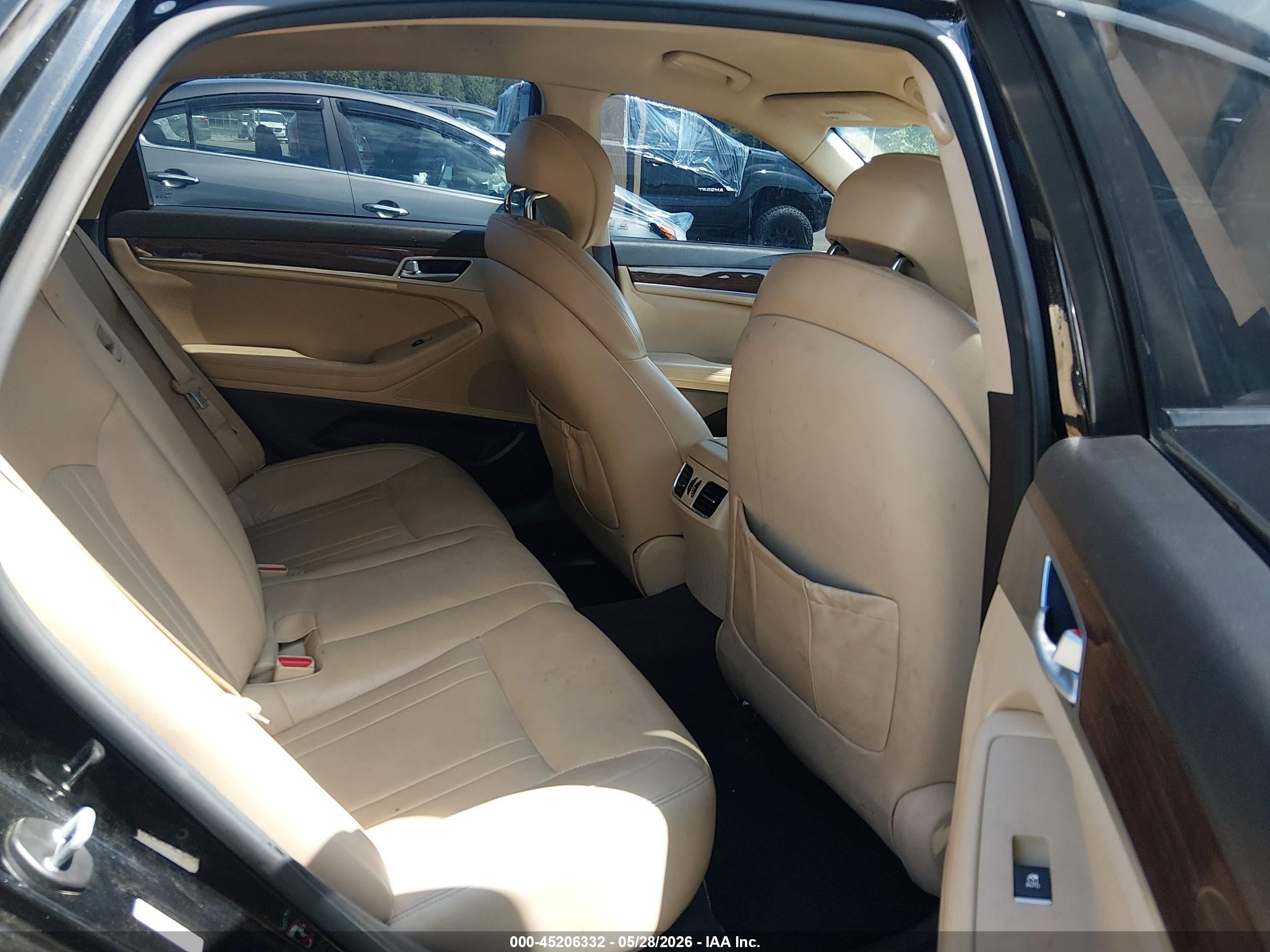 2015 Hyundai Genesis 3.8 Black vin: KMHGN4JE2FU078519