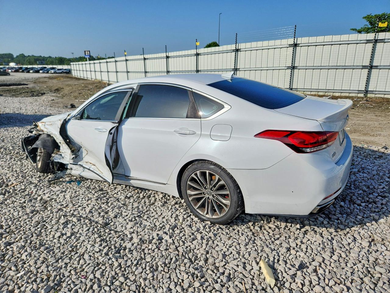 2015 Hyundai Genesis 3.8l White vin: KMHGN4JE2FU091674