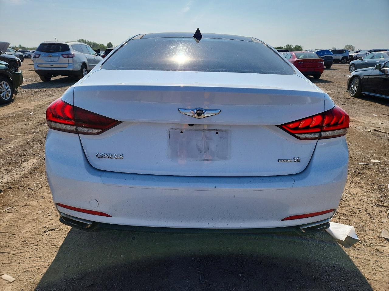 2015 Hyundai Genesis 3.8l White vin: KMHGN4JE2FU100695