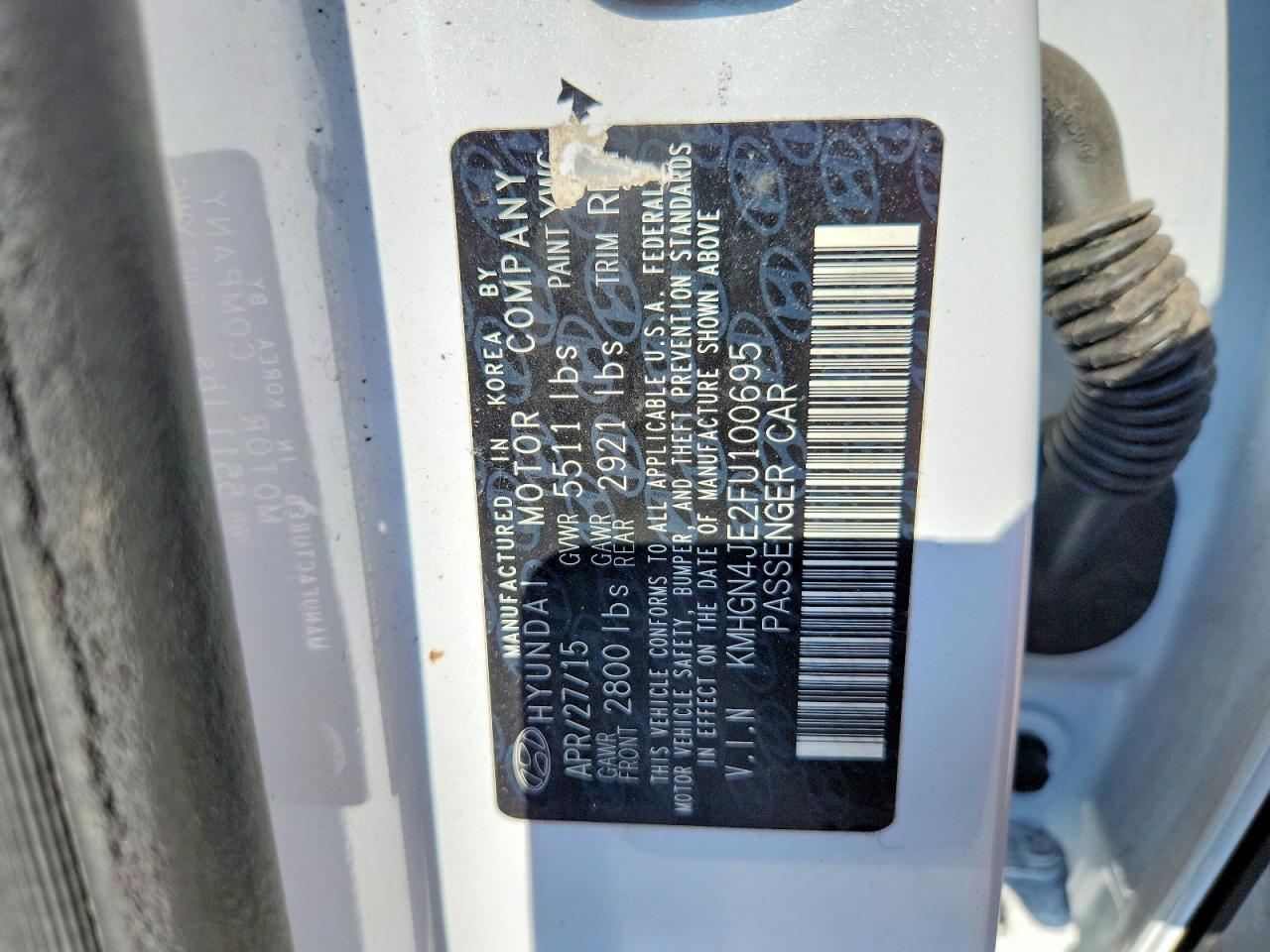 2015 Hyundai Genesis 3.8l White vin: KMHGN4JE2FU100695
