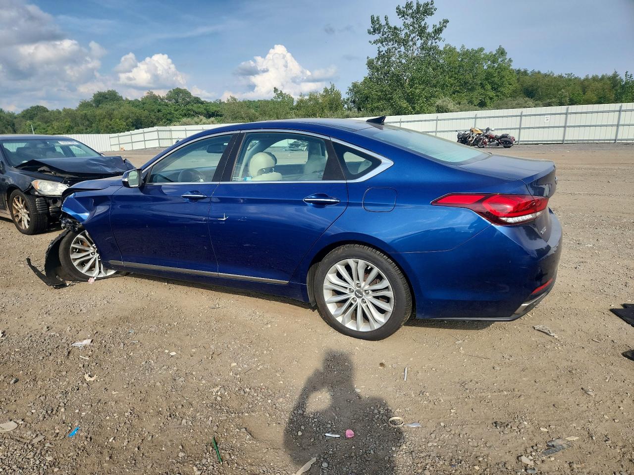 2015 Hyundai Genesis 3.8l Blue vin: KMHGN4JE2FU101829