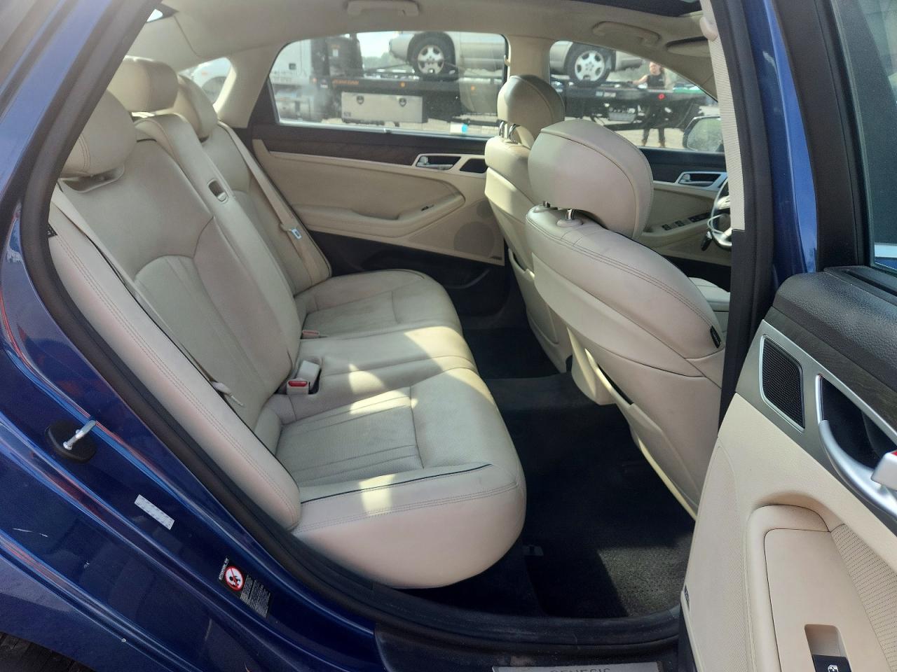 2015 Hyundai Genesis 3.8l Blue vin: KMHGN4JE2FU101829
