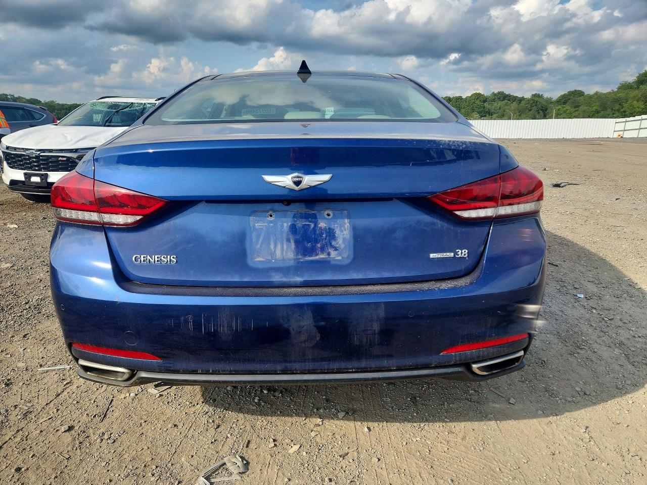 2015 Hyundai Genesis 3.8l Blue vin: KMHGN4JE2FU101829