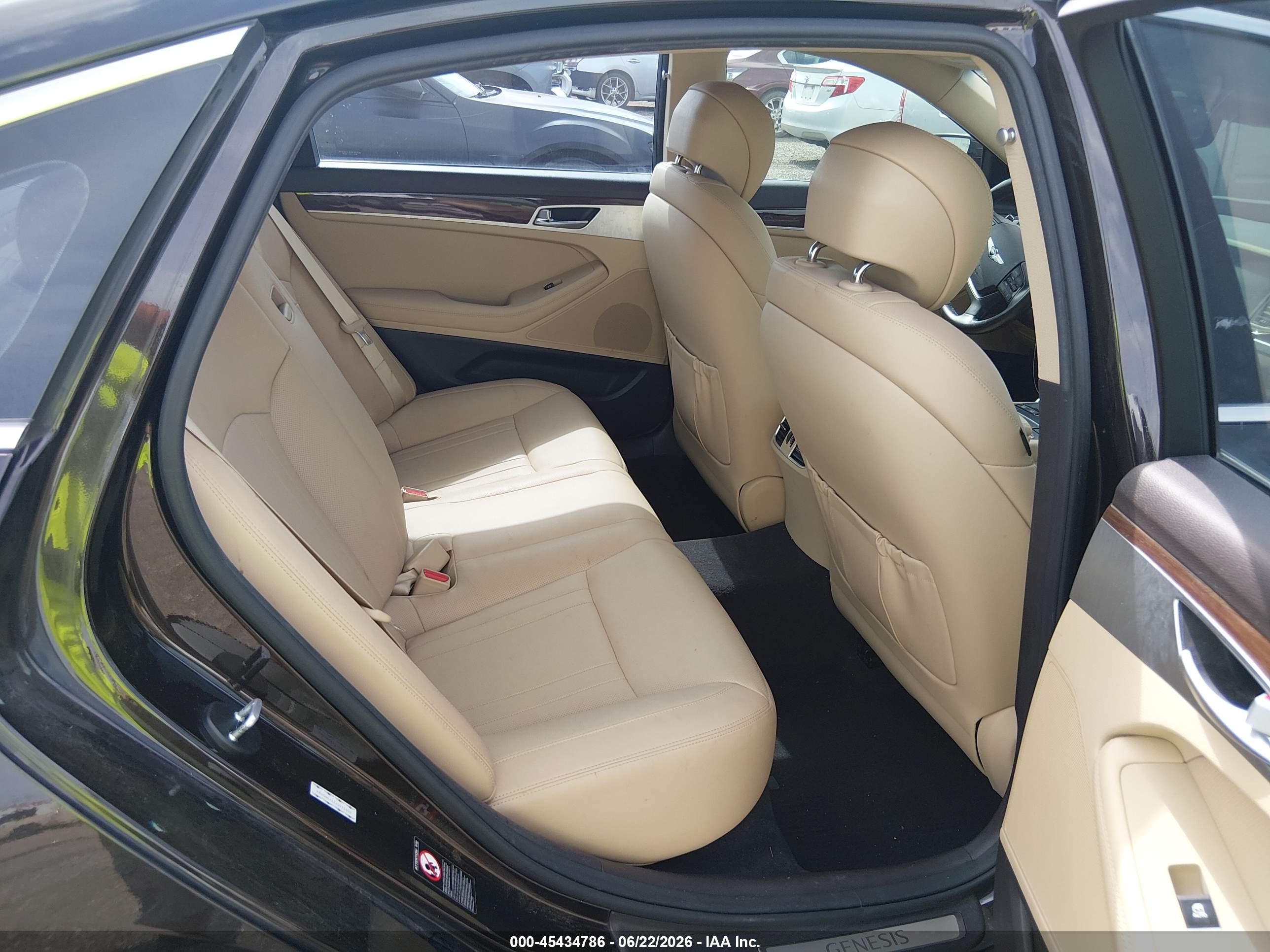 2018 Genesis G80 3.8 Black vin: KMHGN4JE2JU245602