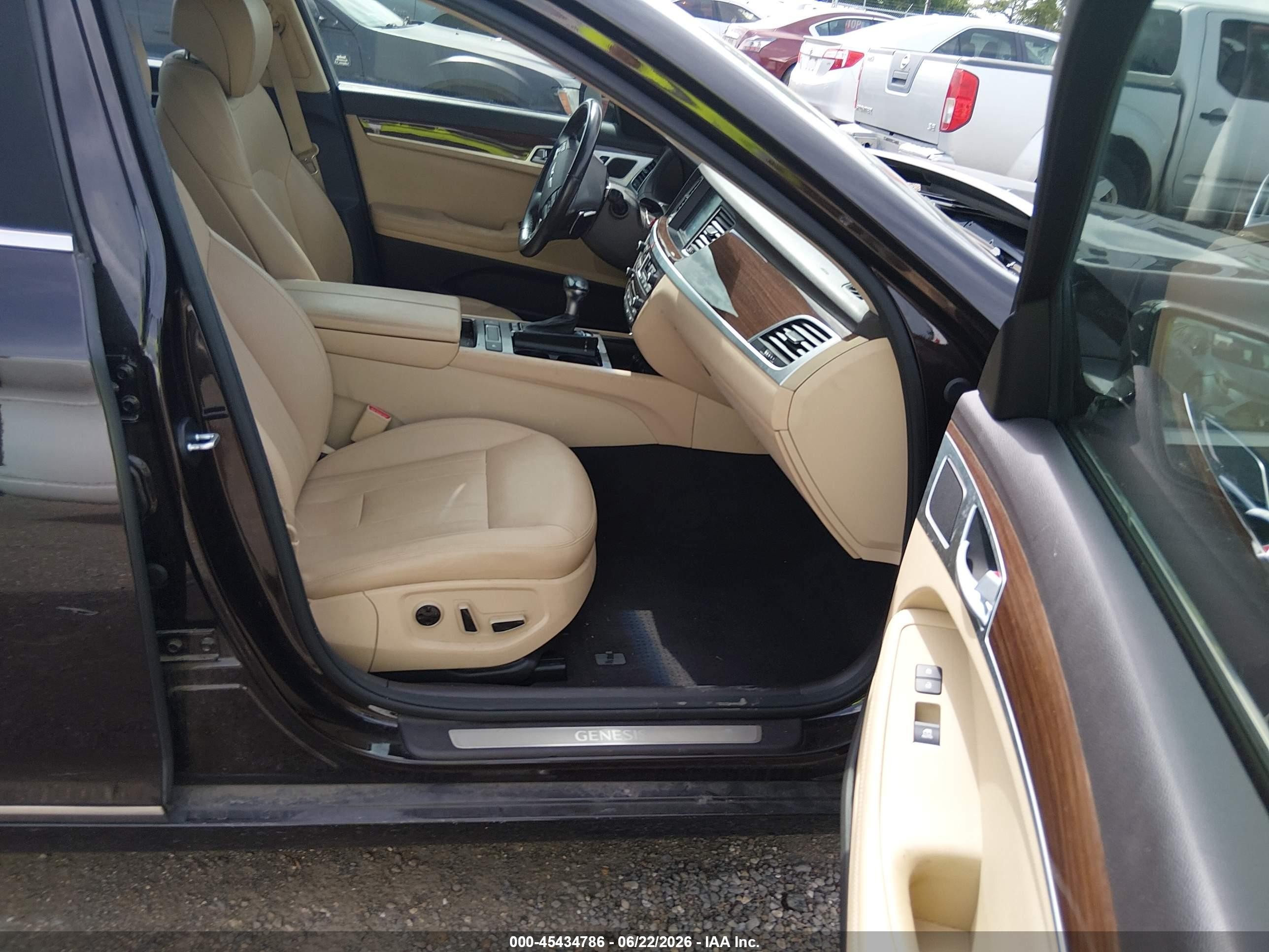 2018 Genesis G80 3.8 Black vin: KMHGN4JE2JU245602