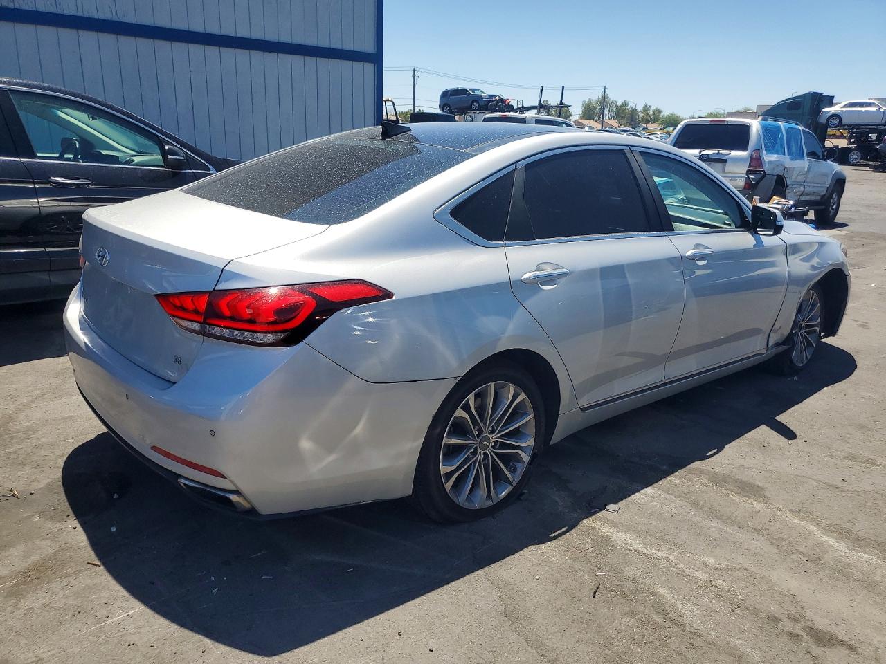 2015 Hyundai Genesis 3.8l Серебряный vin: KMHGN4JE3FU025733