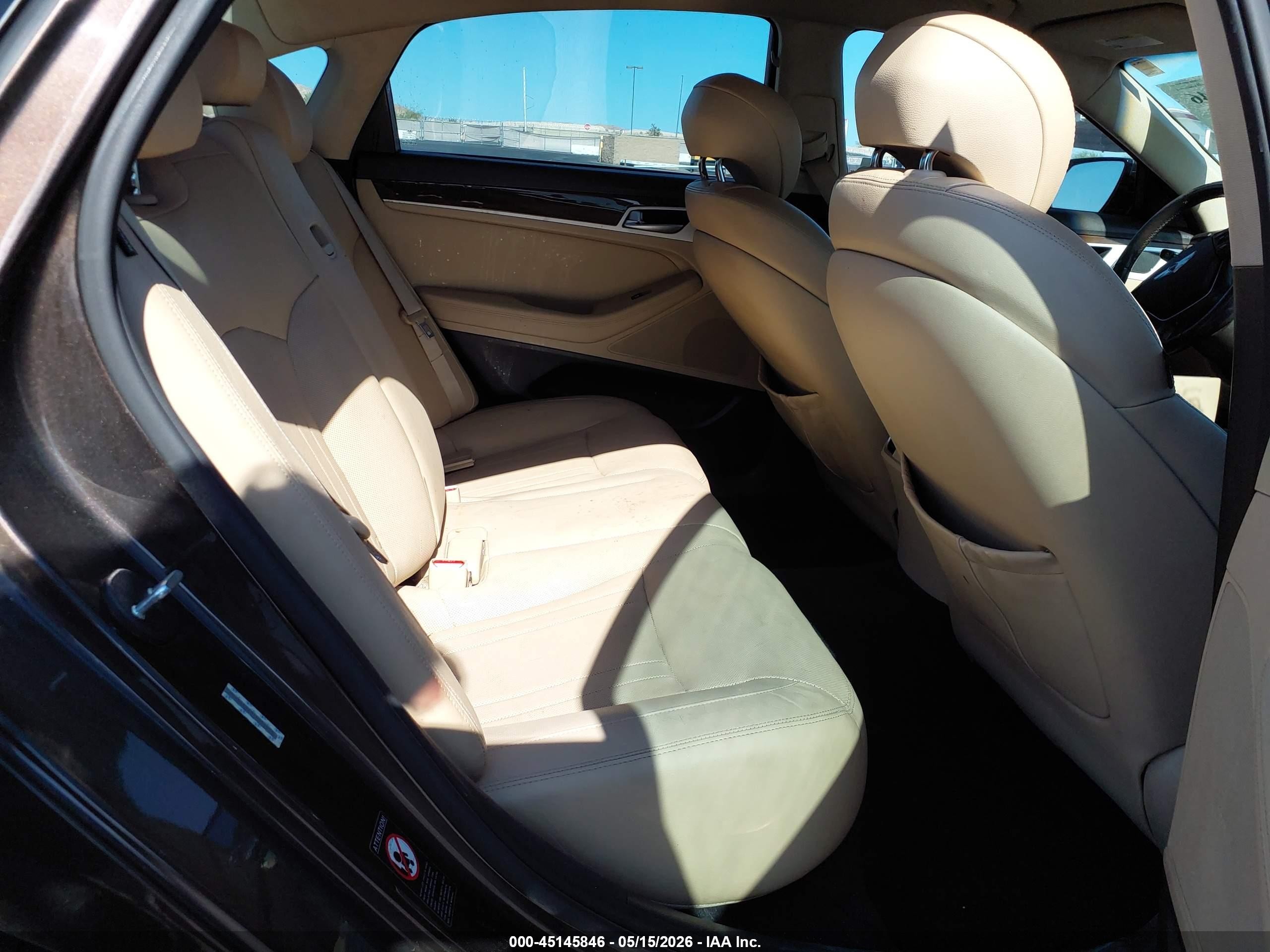 2015 Hyundai Genesis 3.8 Brown vin: KMHGN4JE3FU035050