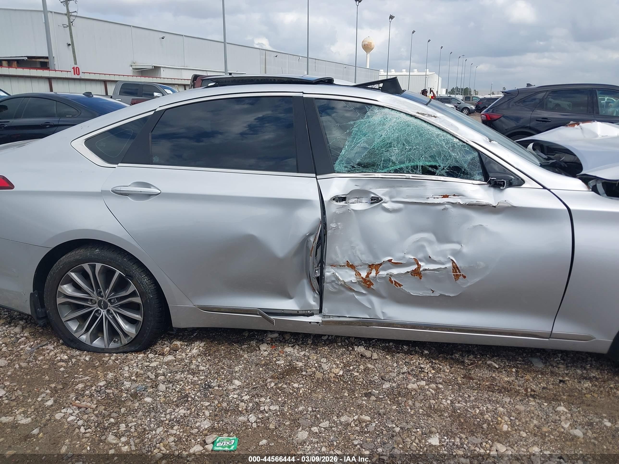 2015 Hyundai Genesis 3.8 Gray vin: KMHGN4JE3FU035579