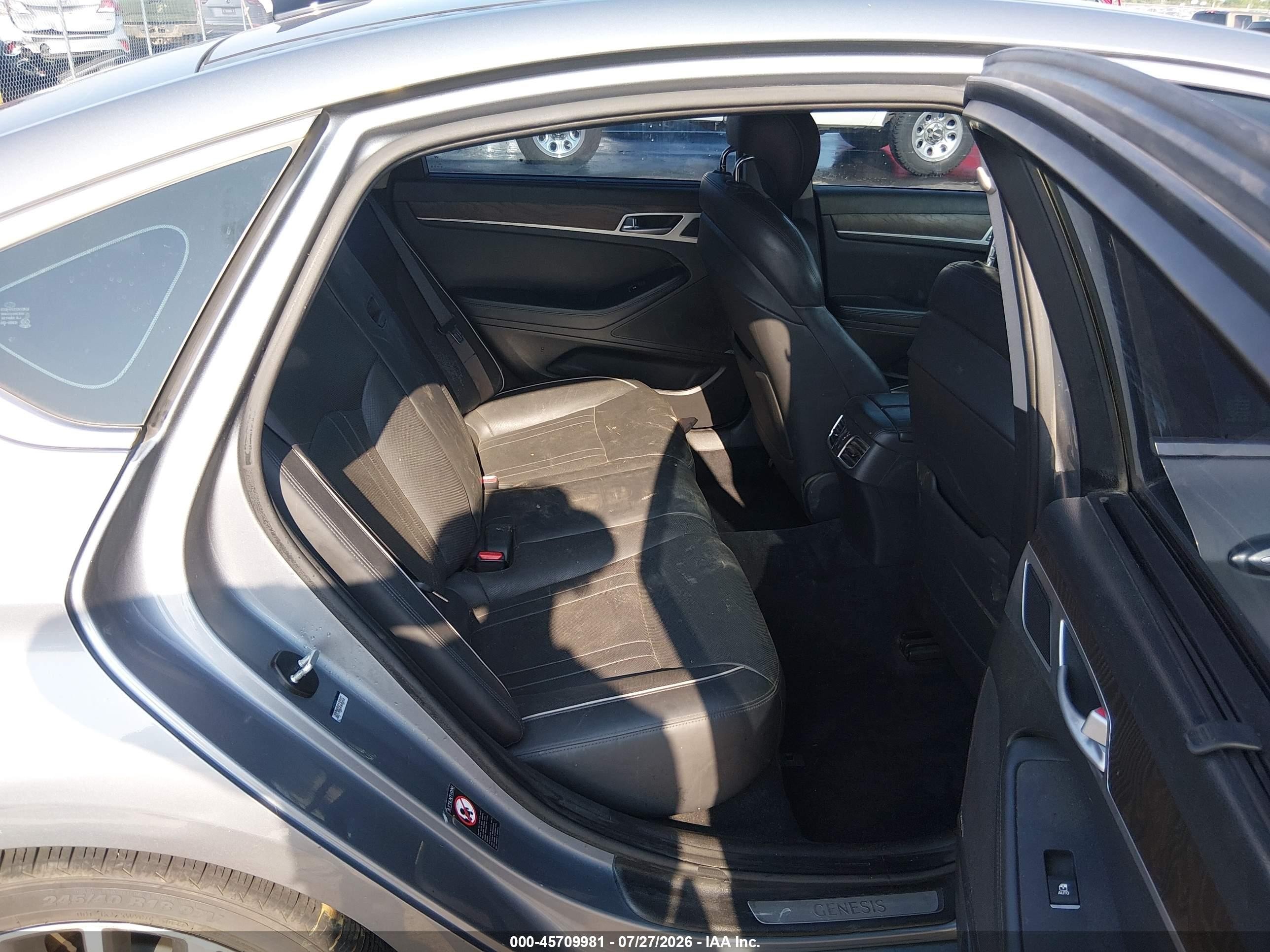2015 Hyundai Genesis 3.8 Luxury Gray vin: KMHGN4JE3FU035730