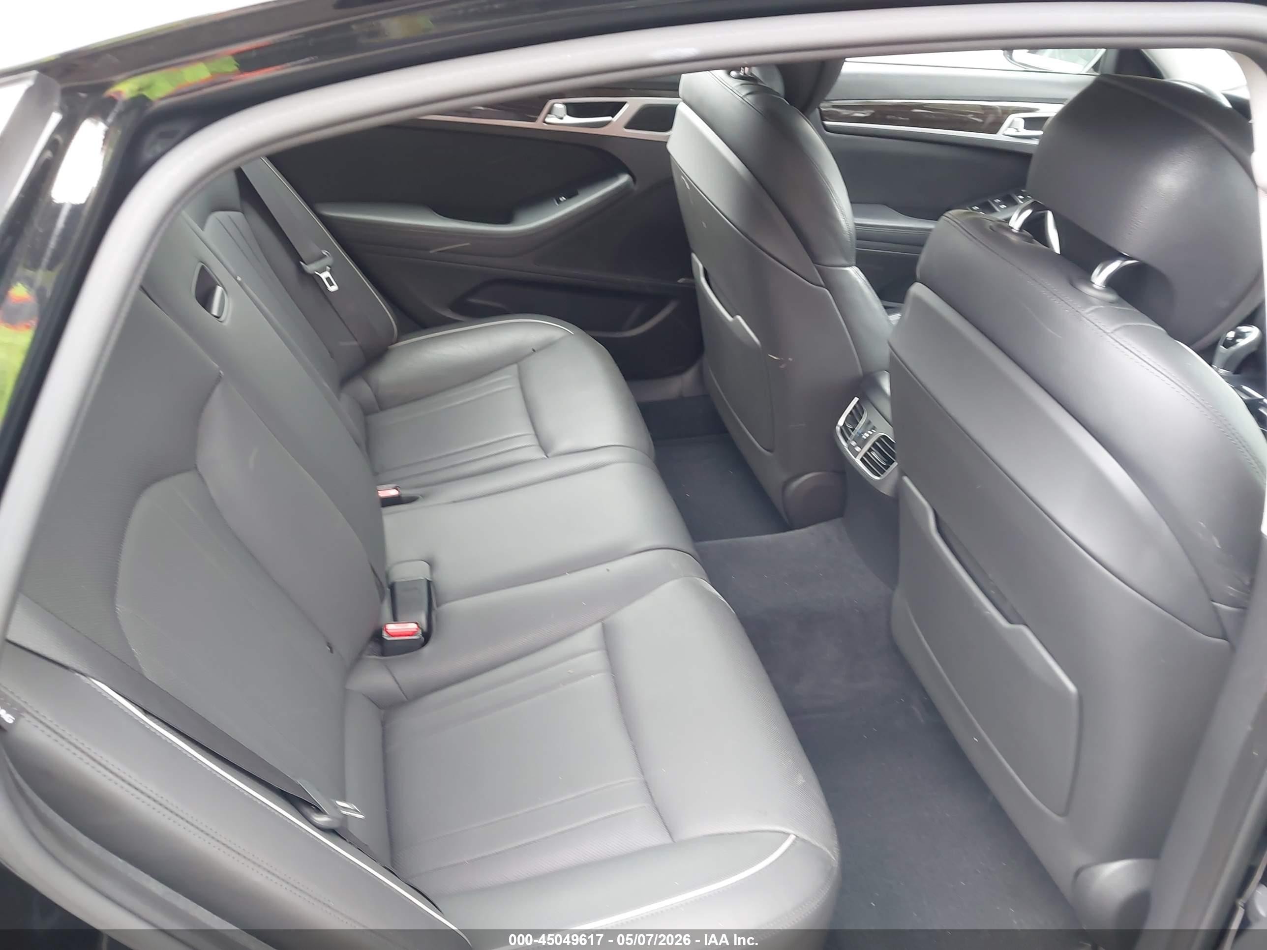 2015 Hyundai Genesis 3.8 Черный vin: KMHGN4JE3FU038031