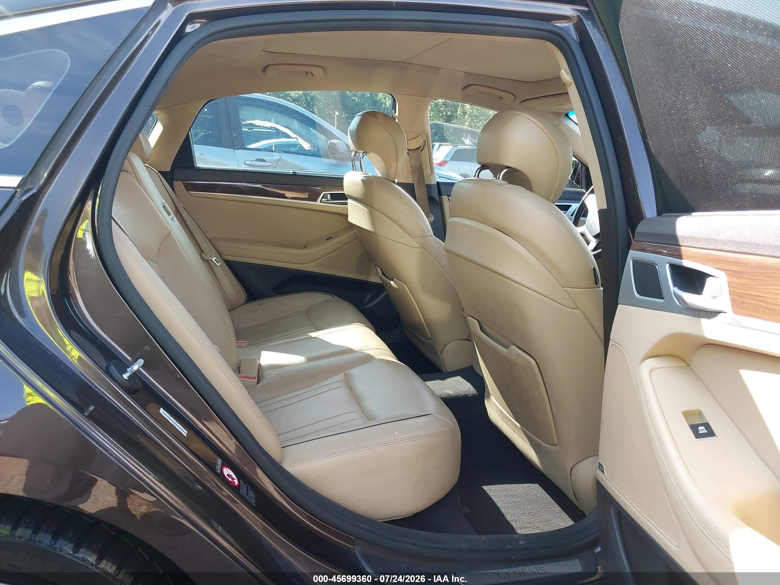 2015 Hyundai Genesis 3.8 Brown vin: KMHGN4JE3FU061146