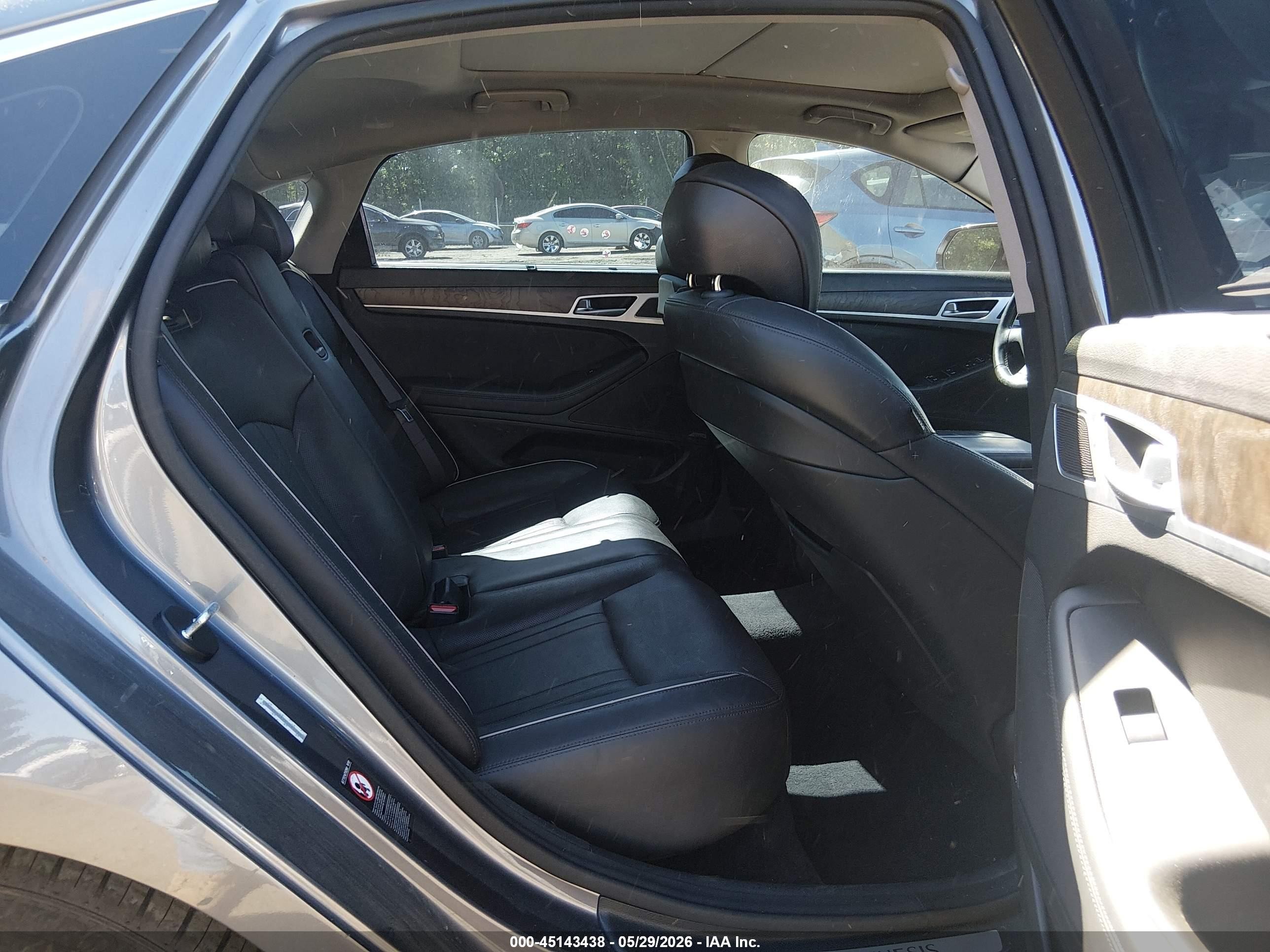 2015 Hyundai Genesis 3.8 Серый vin: KMHGN4JE3FU064080