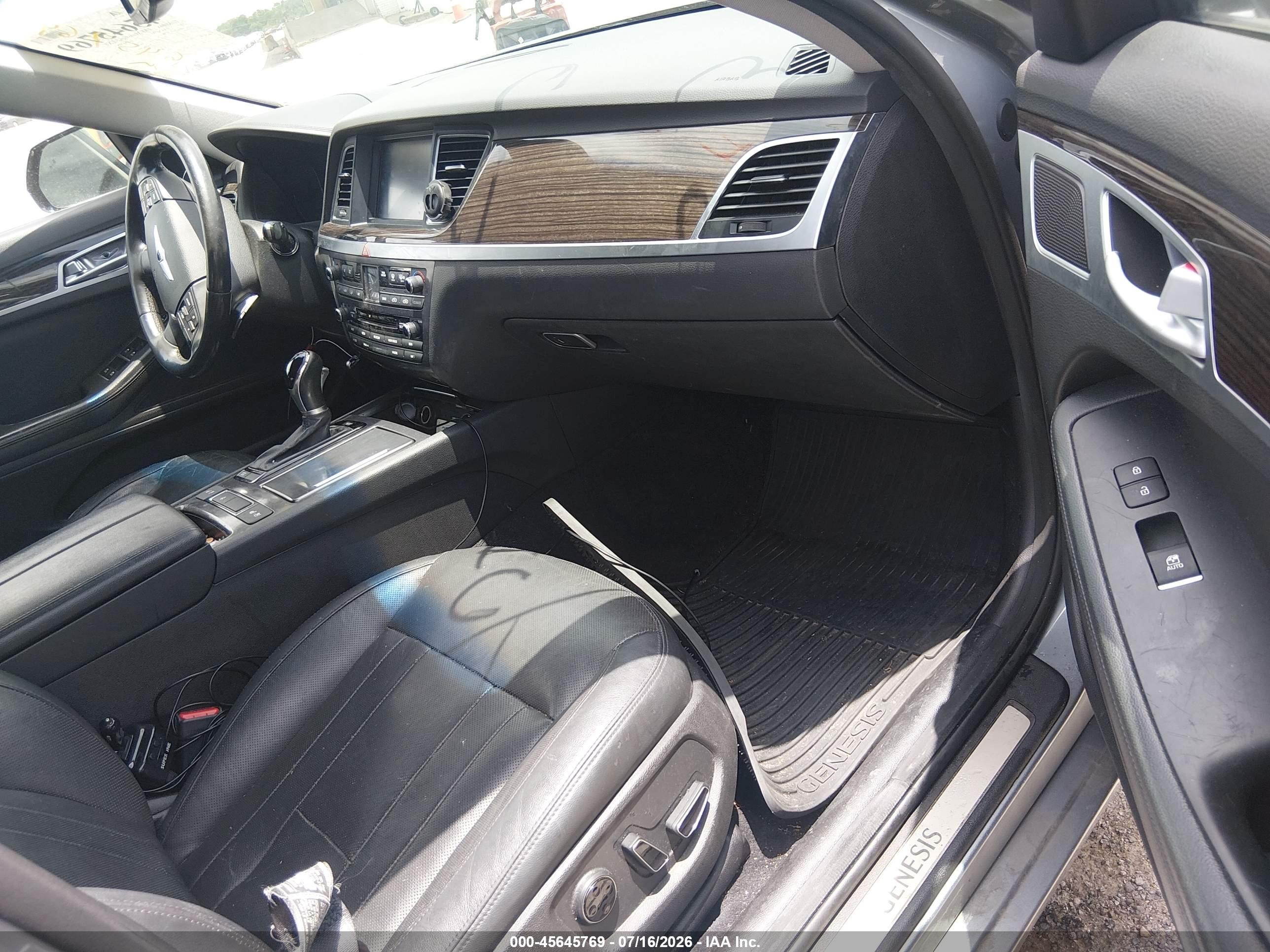 2015 Hyundai Genesis 3.8 Blue vin: KMHGN4JE3FU080554