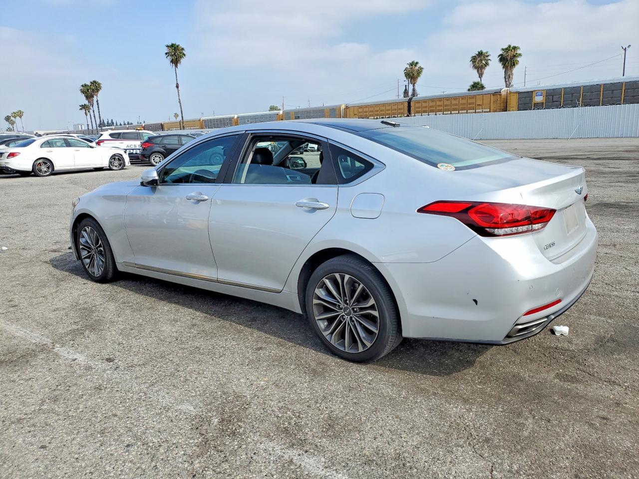 2015 Hyundai Genesis 3.8l Серебряный vin: KMHGN4JE3FU102214