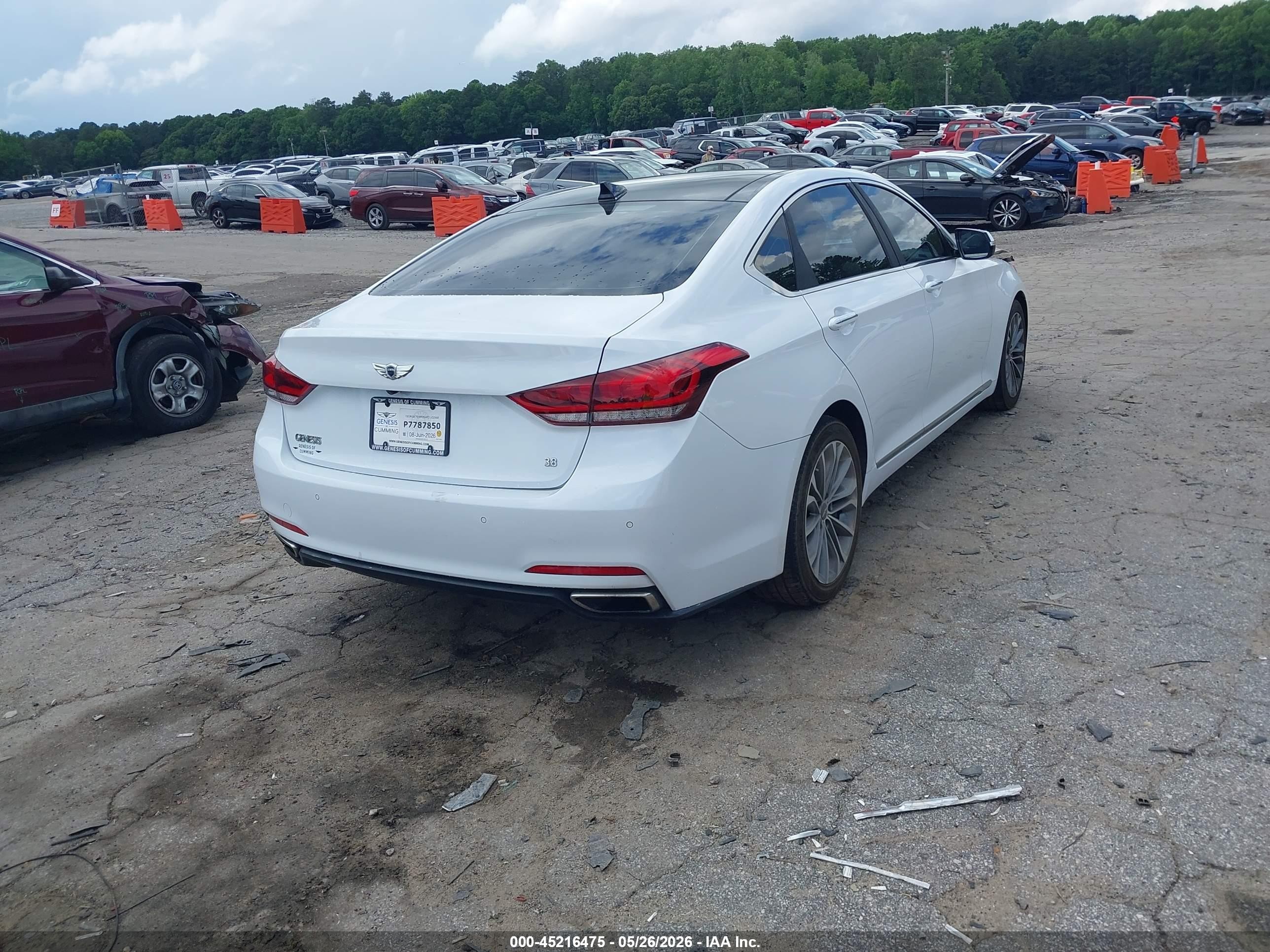 2015 Hyundai Genesis 3.8 Белый vin: KMHGN4JE4FU037115