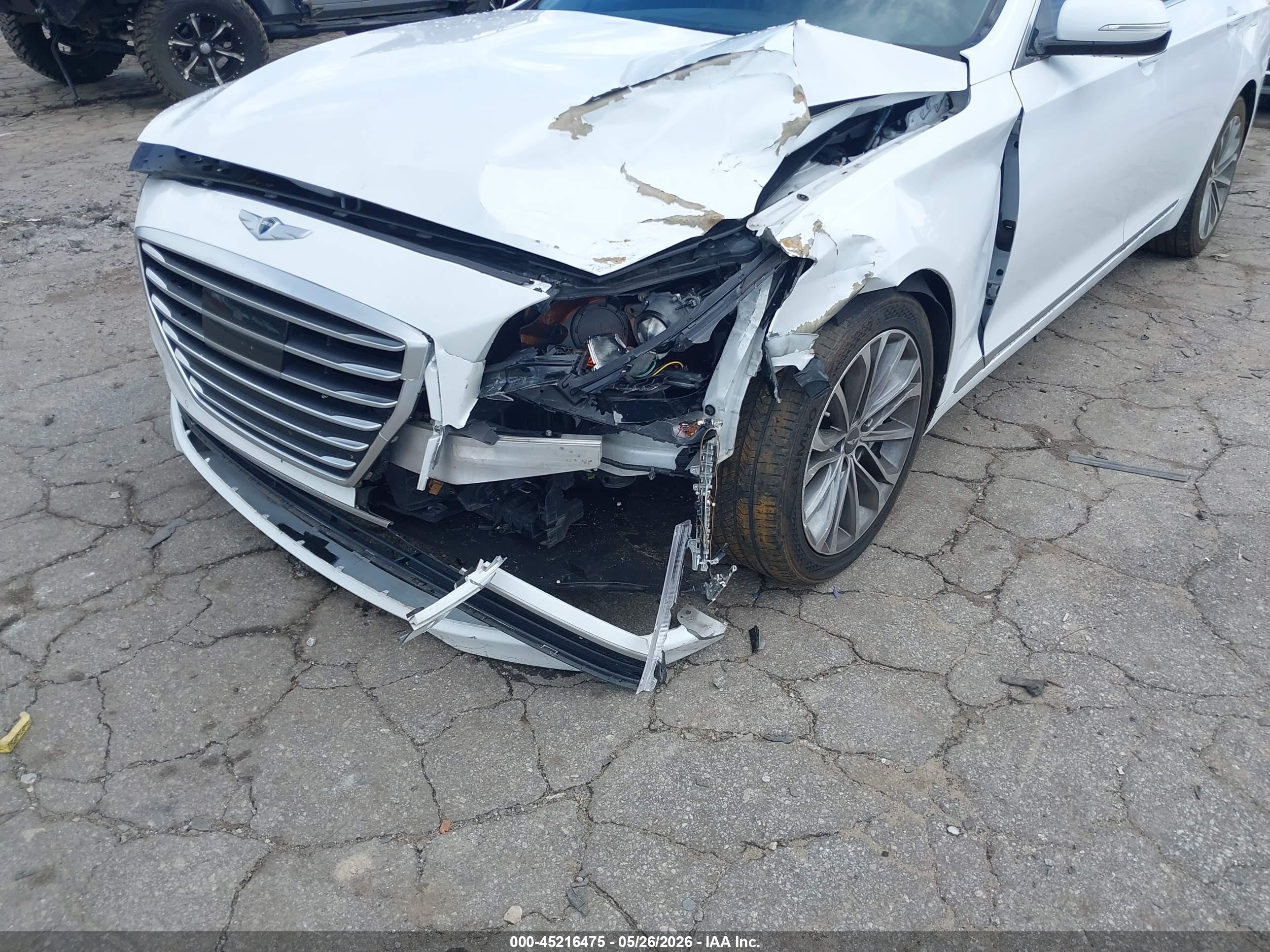 2015 Hyundai Genesis 3.8 Белый vin: KMHGN4JE4FU037115