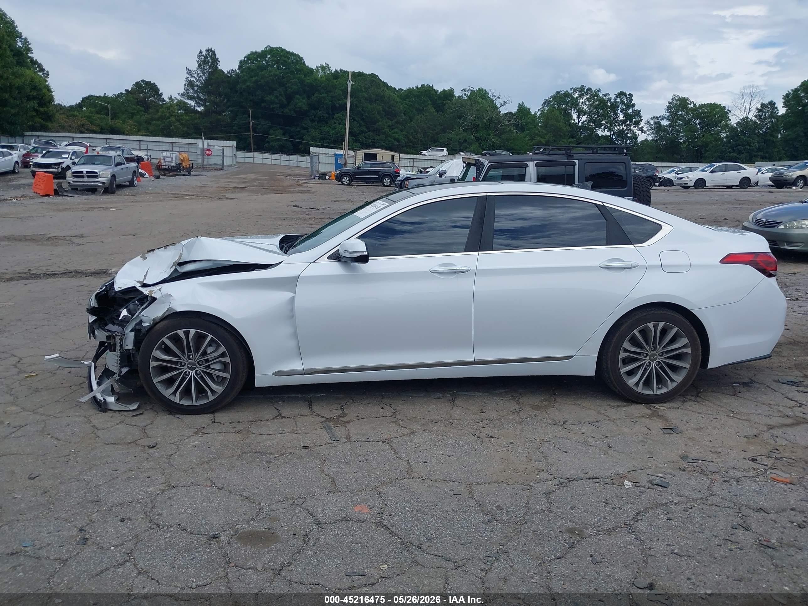2015 Hyundai Genesis 3.8 Белый vin: KMHGN4JE4FU037115