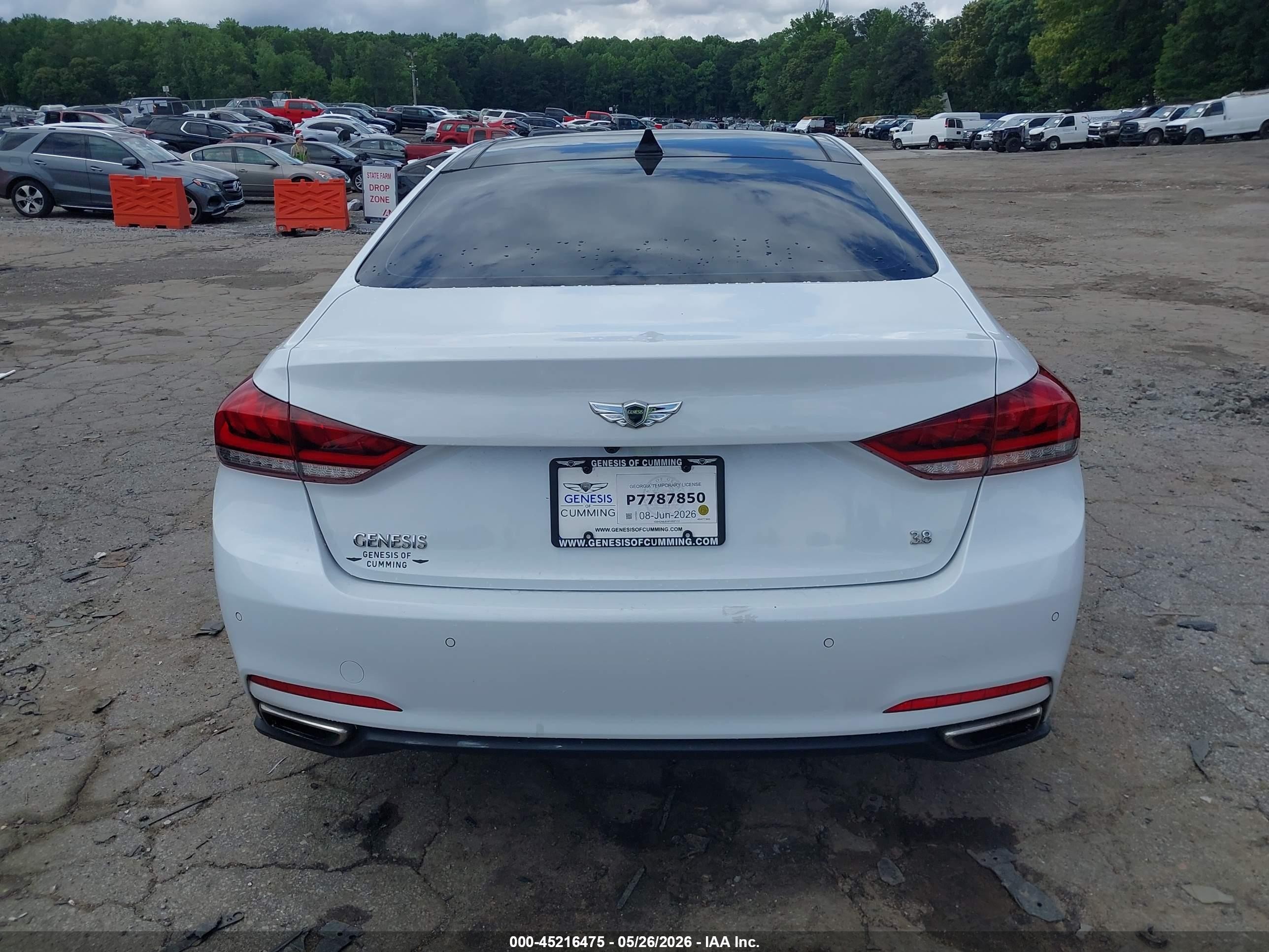 2015 Hyundai Genesis 3.8 Белый vin: KMHGN4JE4FU037115