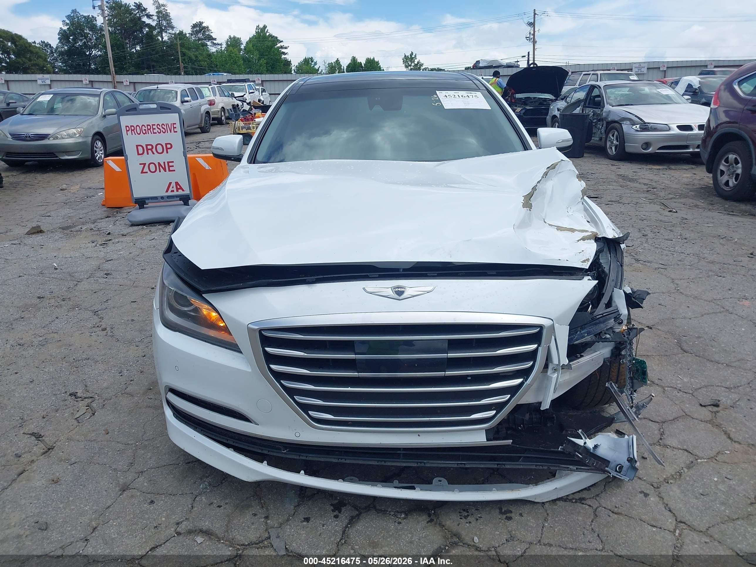 2015 Hyundai Genesis 3.8 Белый vin: KMHGN4JE4FU037115