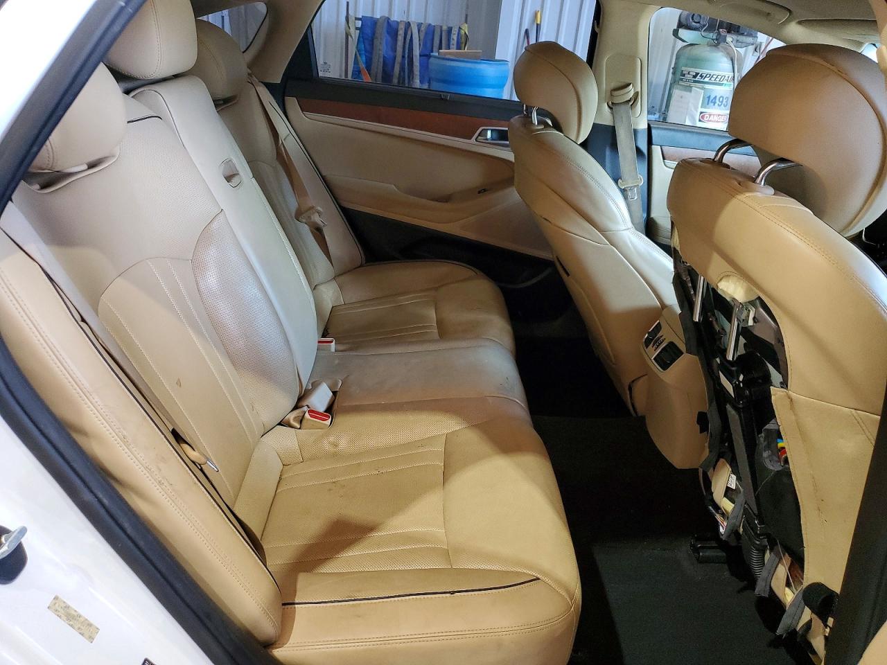 2015 Hyundai Genesis 3.8l White vin: KMHGN4JE4FU041746