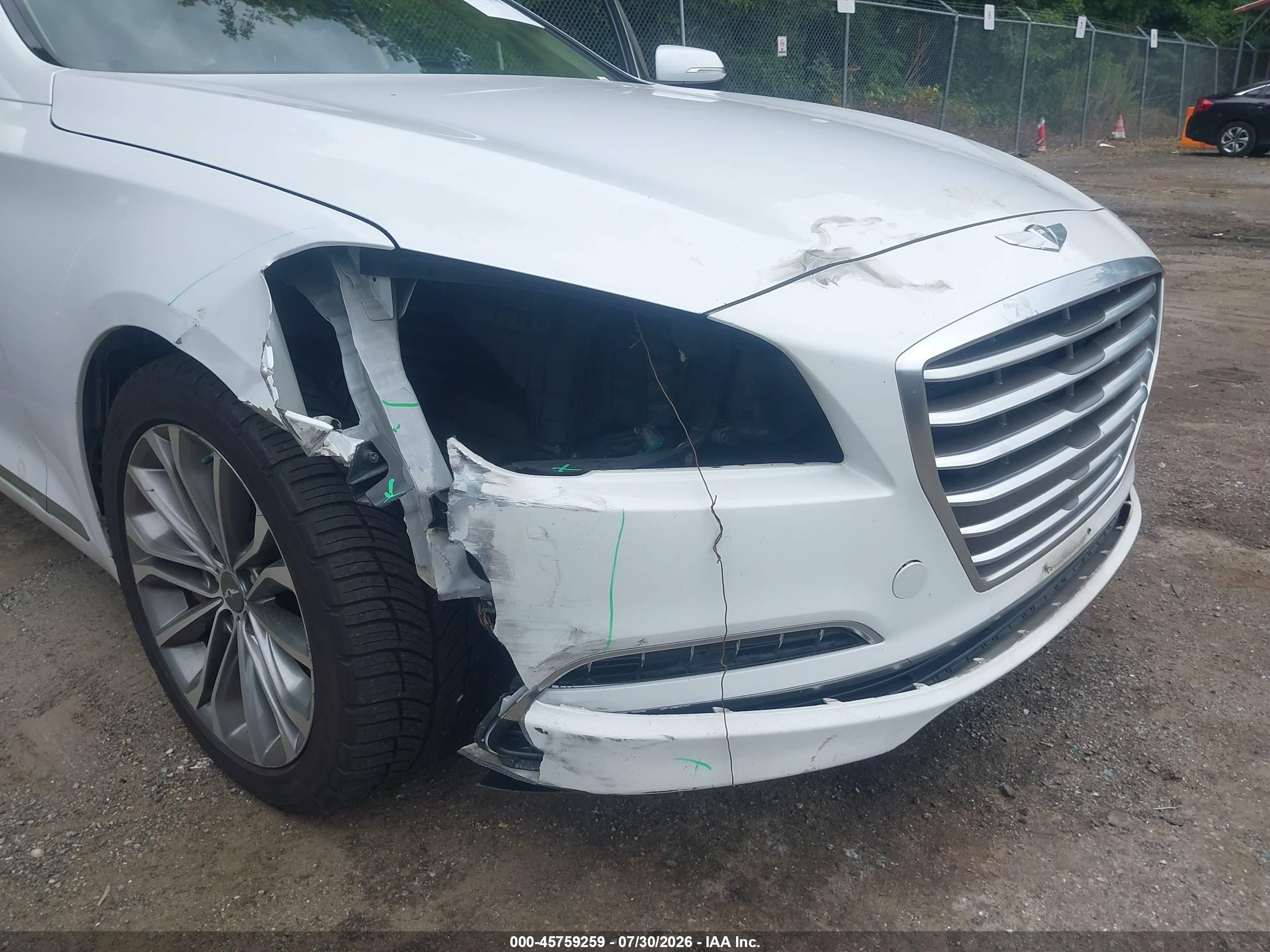 2015 Hyundai Genesis 3.8 White vin: KMHGN4JE4FU054173