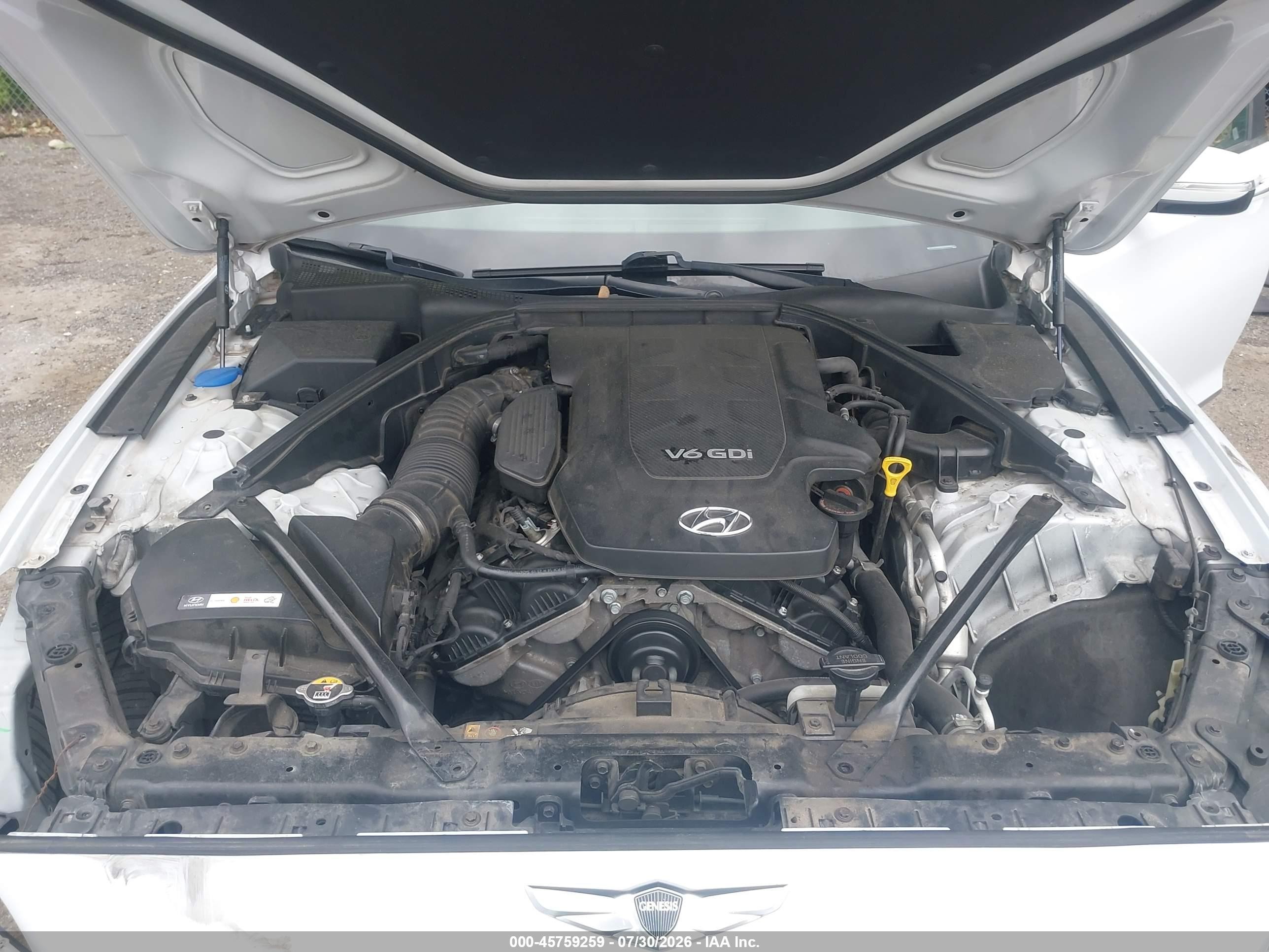 2015 Hyundai Genesis 3.8 White vin: KMHGN4JE4FU054173