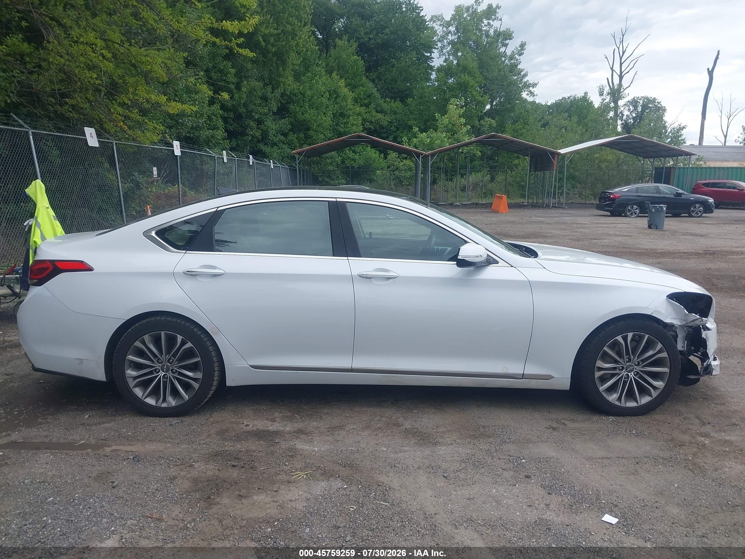 2015 Hyundai Genesis 3.8 White vin: KMHGN4JE4FU054173