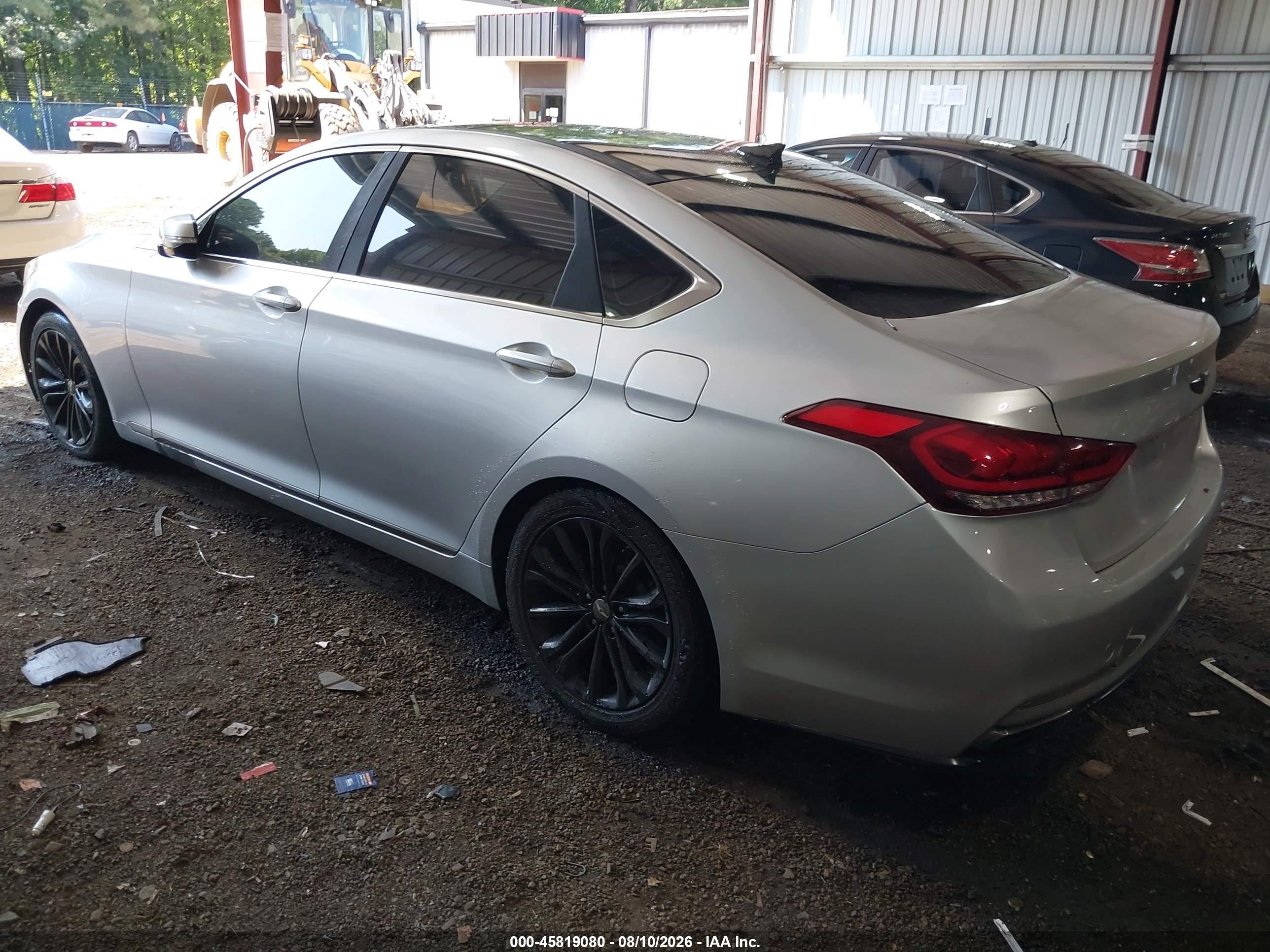 2015 Hyundai Genesis 3.8 Silver vin: KMHGN4JE4FU065139