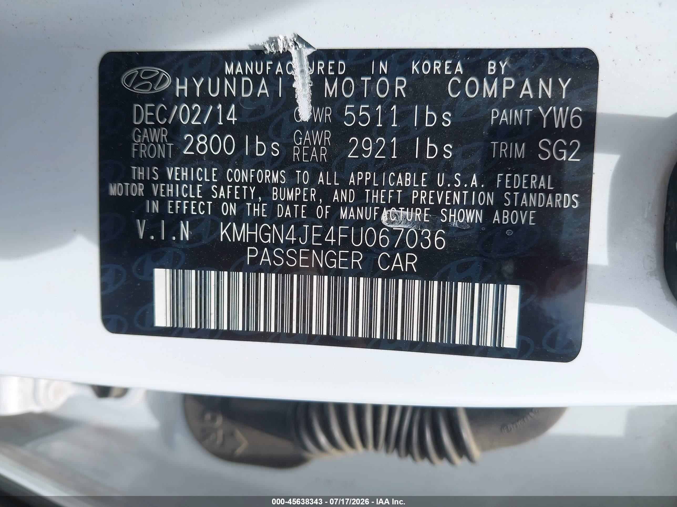 2015 Hyundai Genesis 3.8 White vin: KMHGN4JE4FU067036